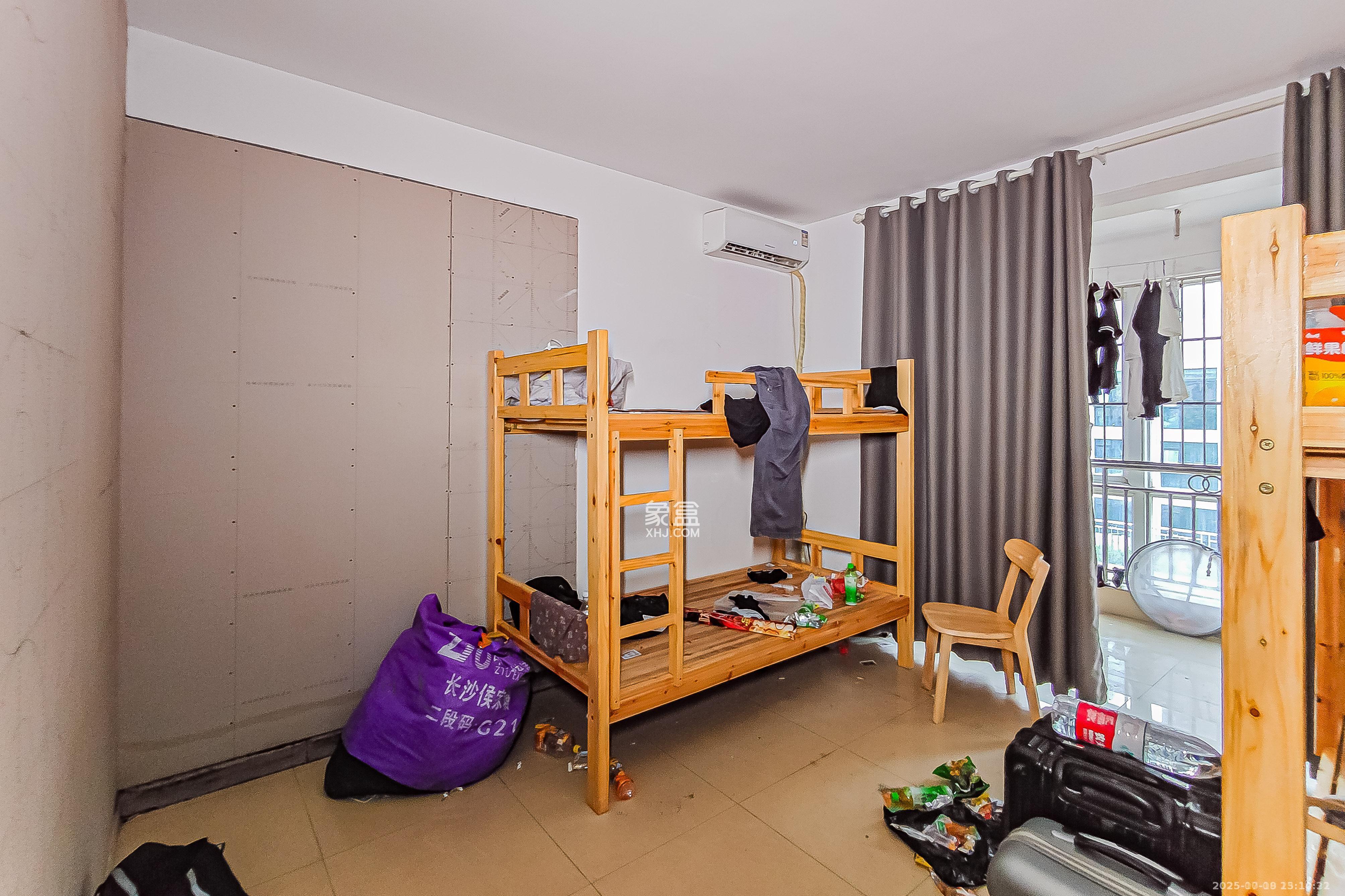 五一华府  3室2厅2卫    4000.0元/月室内图