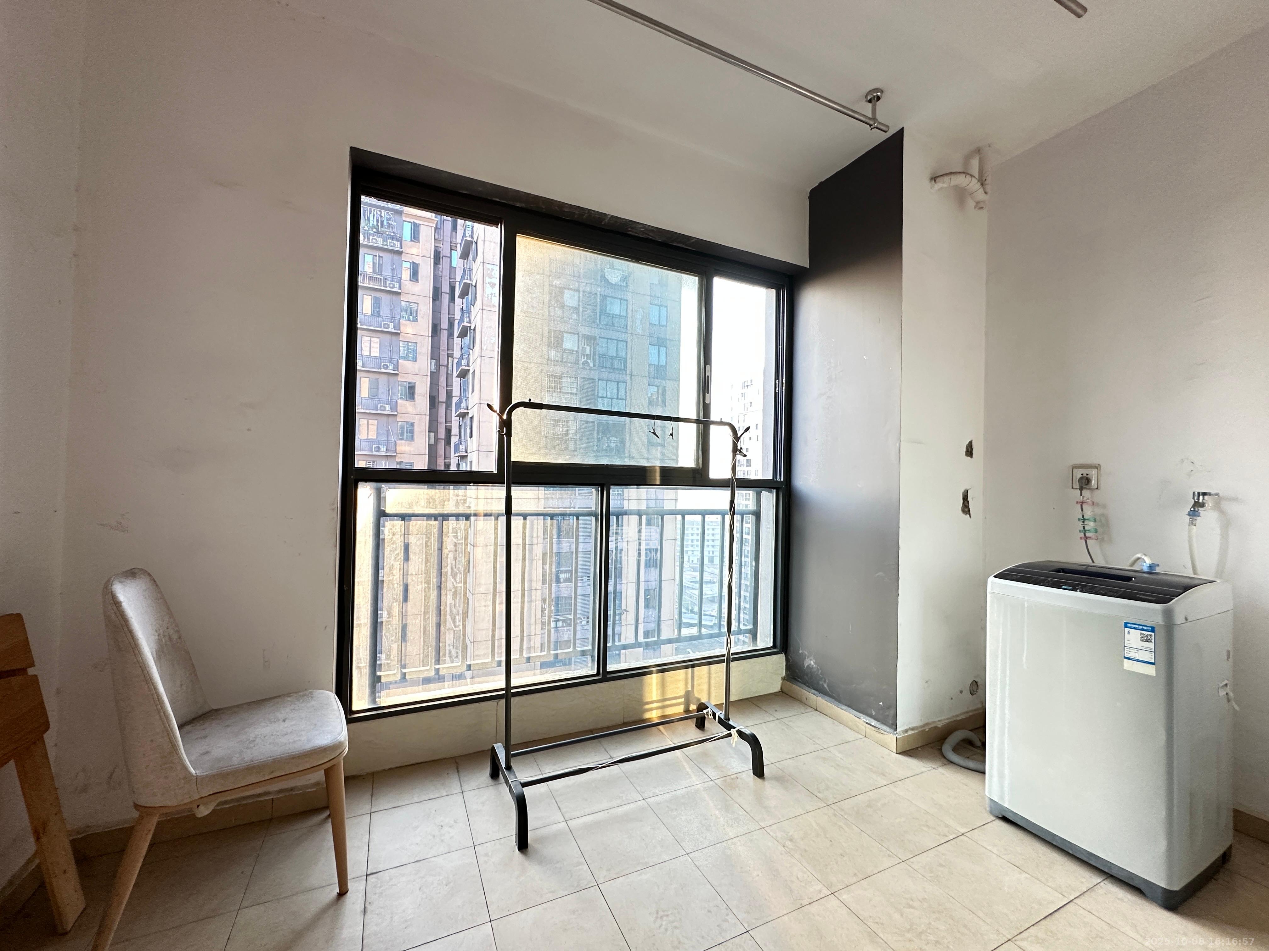 麓谷小镇  3室2厅1卫    2400.0元/月 麓谷小镇  3室2厅1卫    2400.0元/月室内图