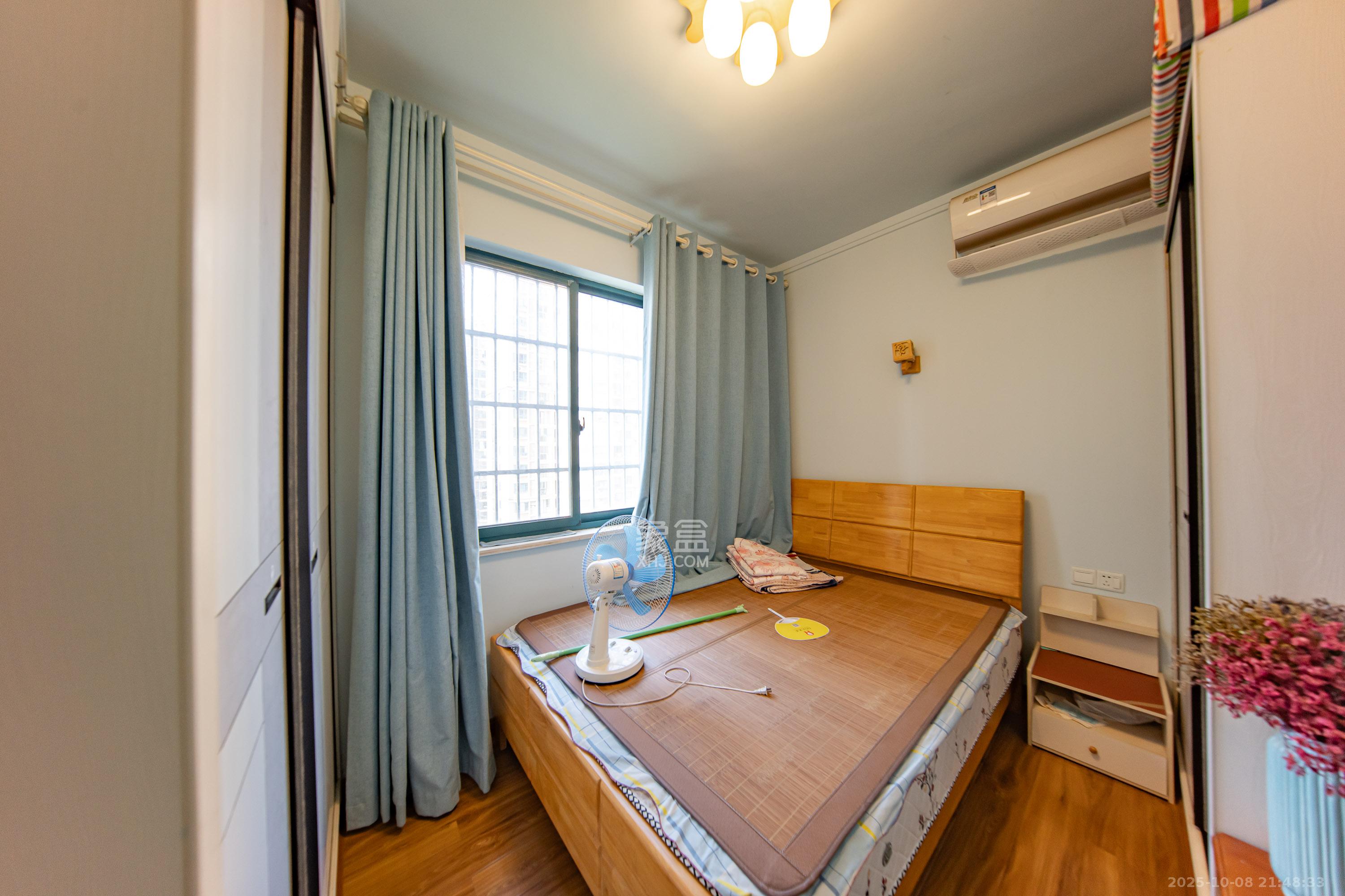 洋湖时代  3室2厅1卫    80.0万卧室