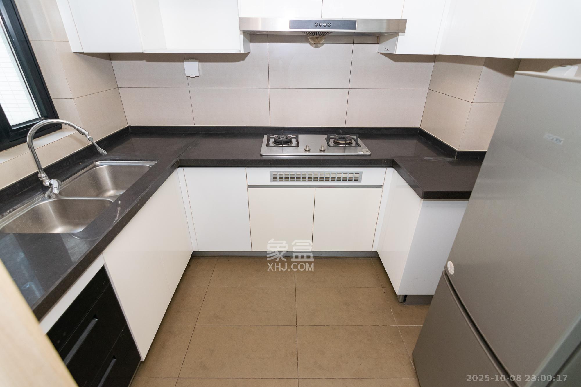 时代年华 3室2厅2卫 85.0万 时代年华 3室2厅2卫 85.0万厨房