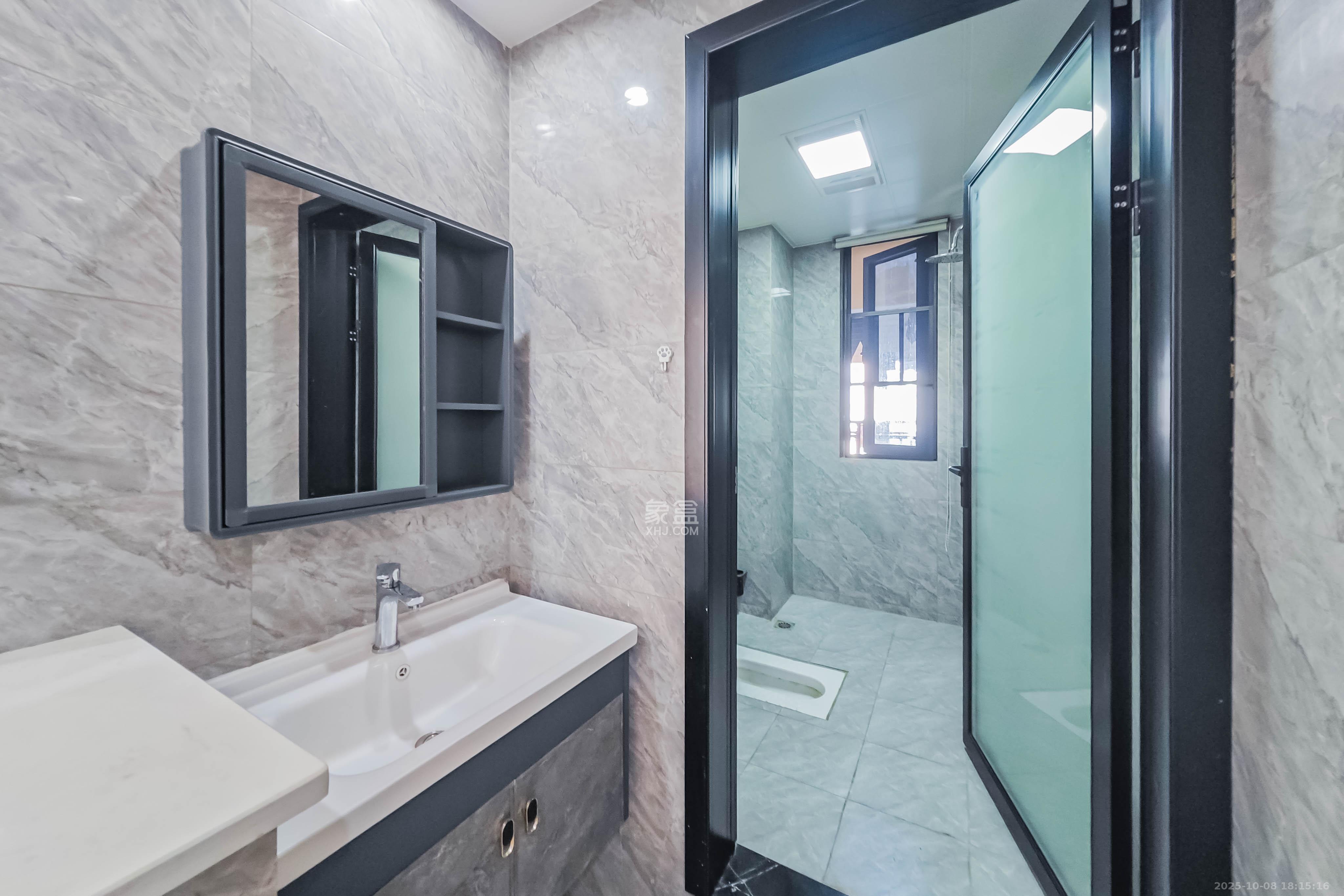 中天星耀城 3室2厅1卫 106.0万 中天星耀城 3室2厅1卫 106.0万卫生间