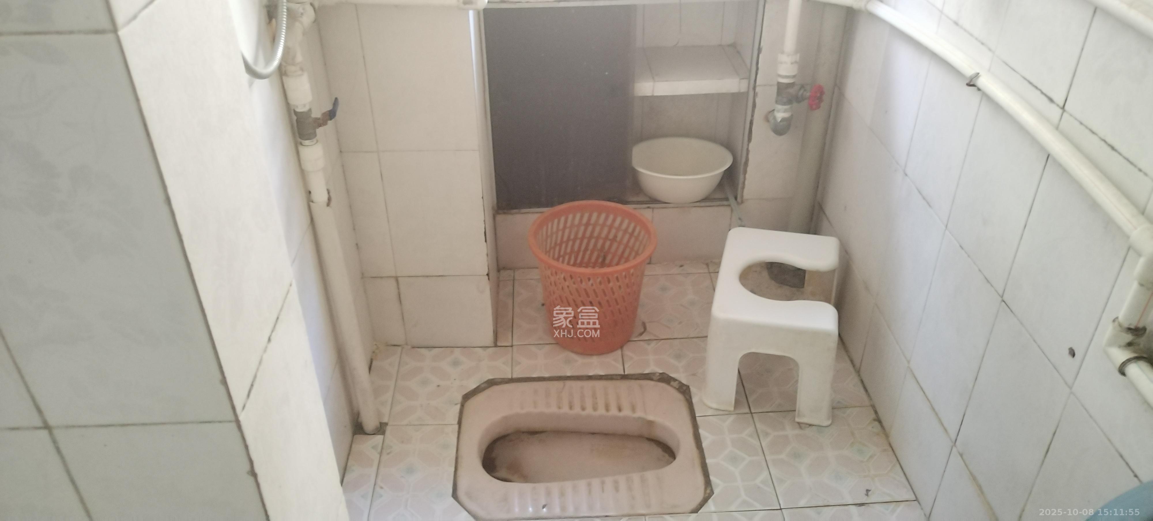 路桥宿舍  2室1厅1卫    1300.0元/月室内图