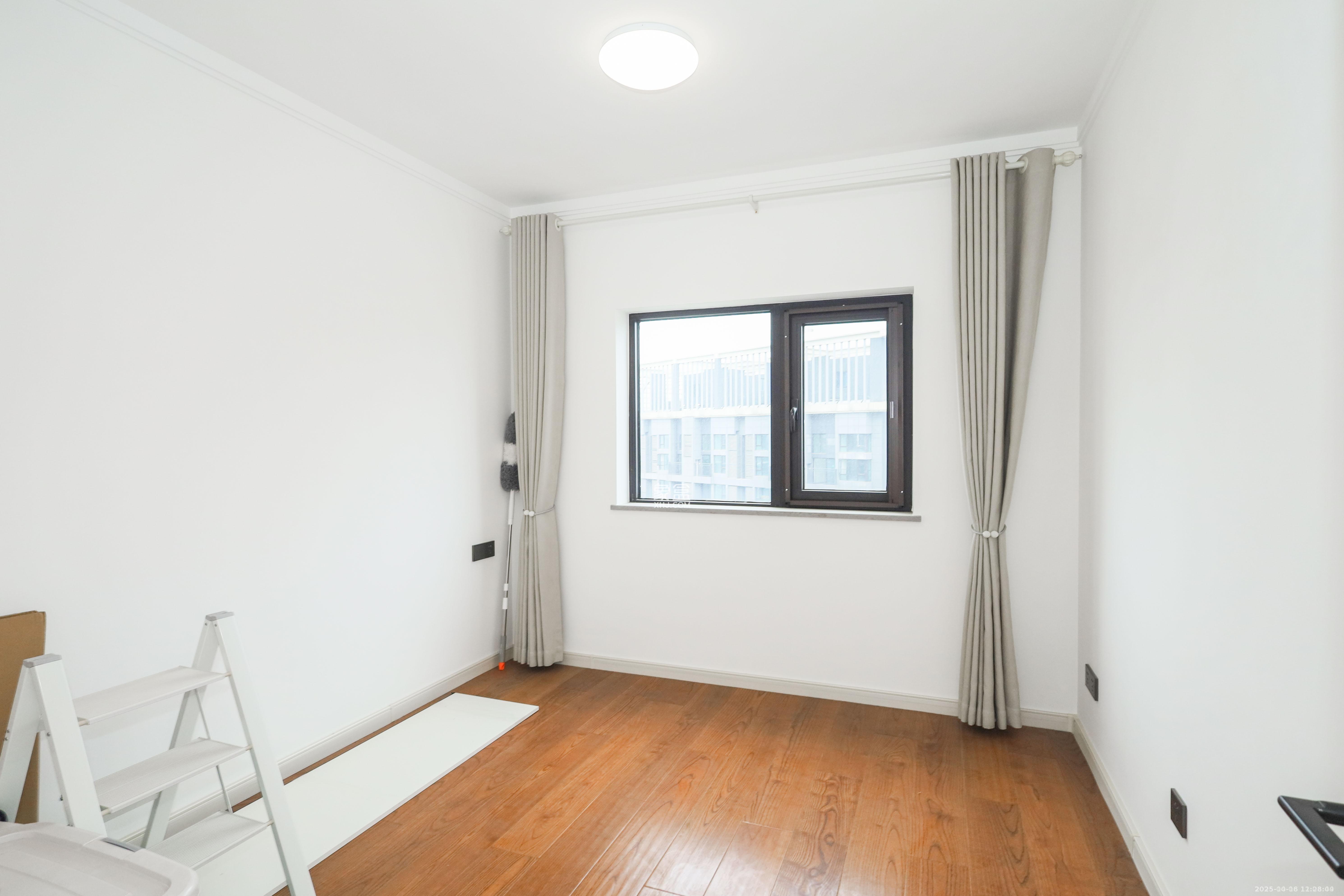 万科金色梦想A区  4室2厅2卫    3500.0元/月室内图