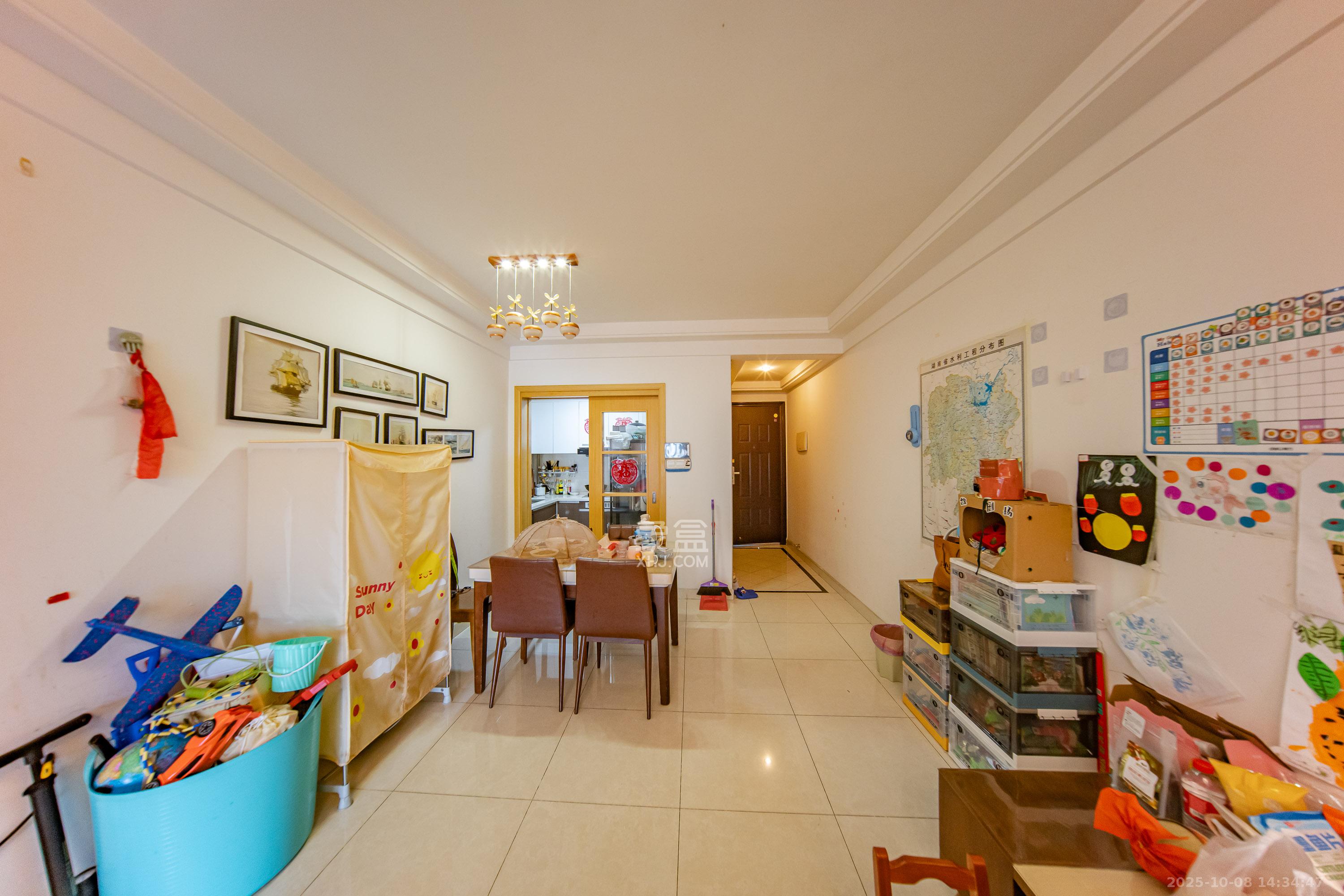 中海国际三期  3室2厅2卫    2200.0元/月 中海国际三期  3室2厅2卫    2200.0元/月室内图