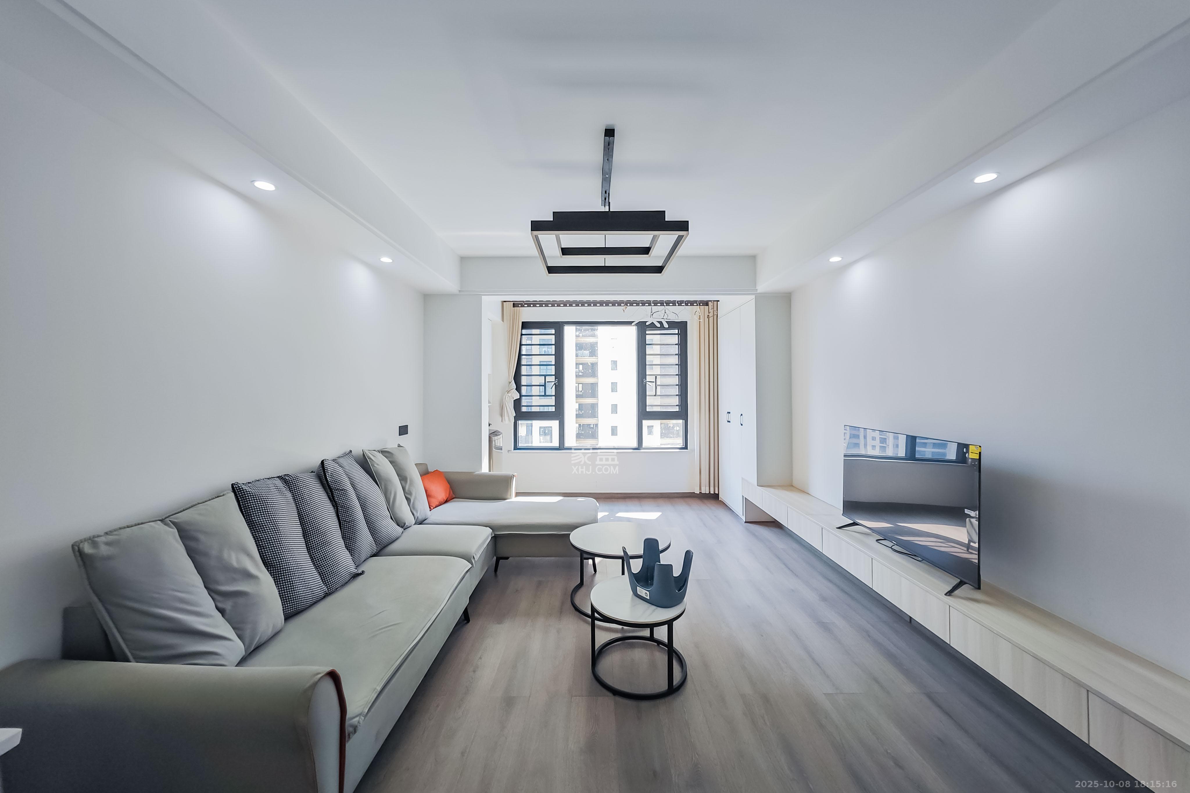 中天星耀城 3室2厅1卫 106.0万 中天星耀城 3室2厅1卫 106.0万客厅