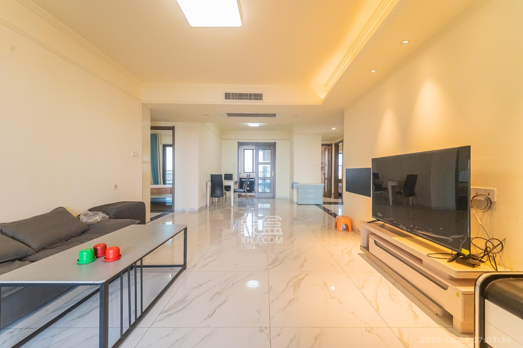 碧桂园中央花园  4室2厅2卫    116.8万 碧桂园中央花园  4室2厅2卫    116.8万客厅