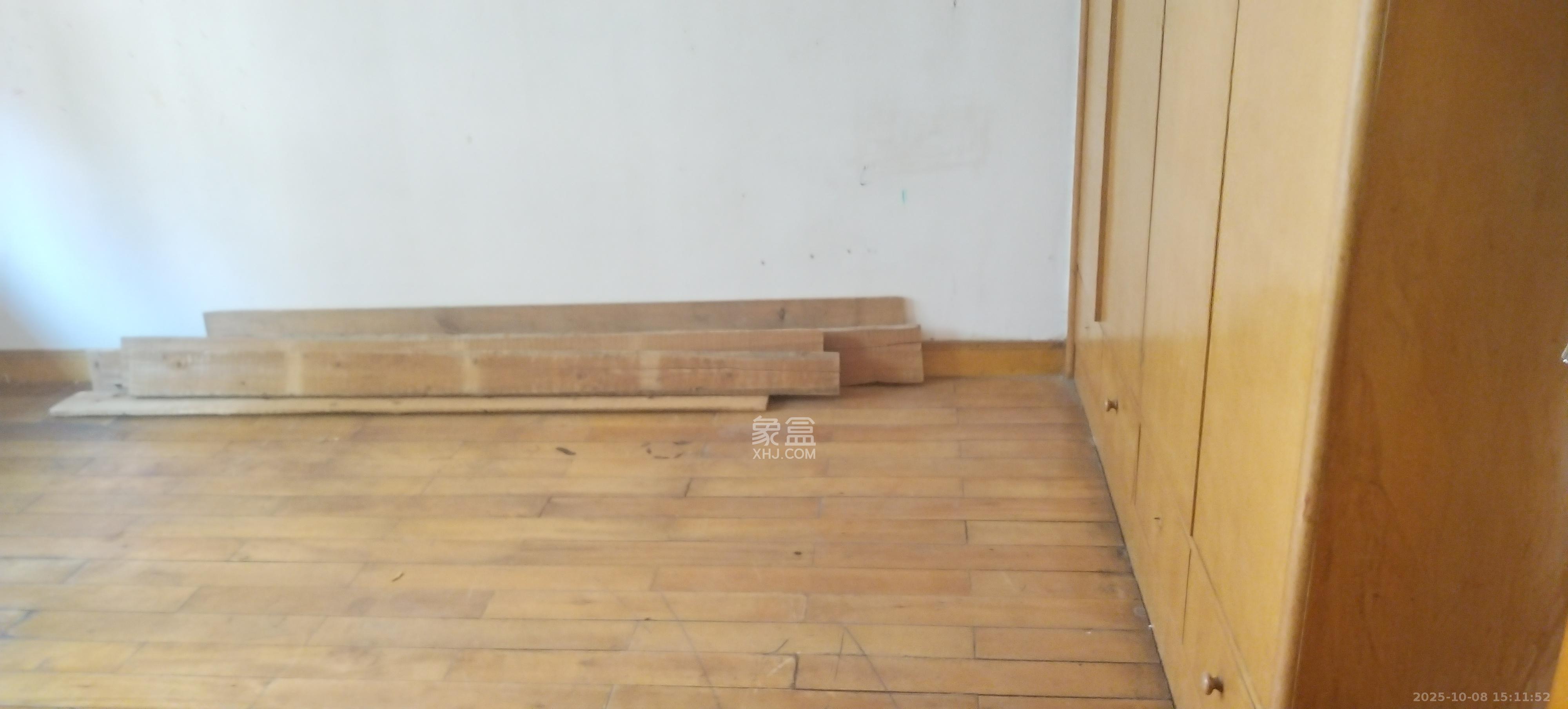 路桥宿舍  2室1厅1卫    1300.0元/月室内图