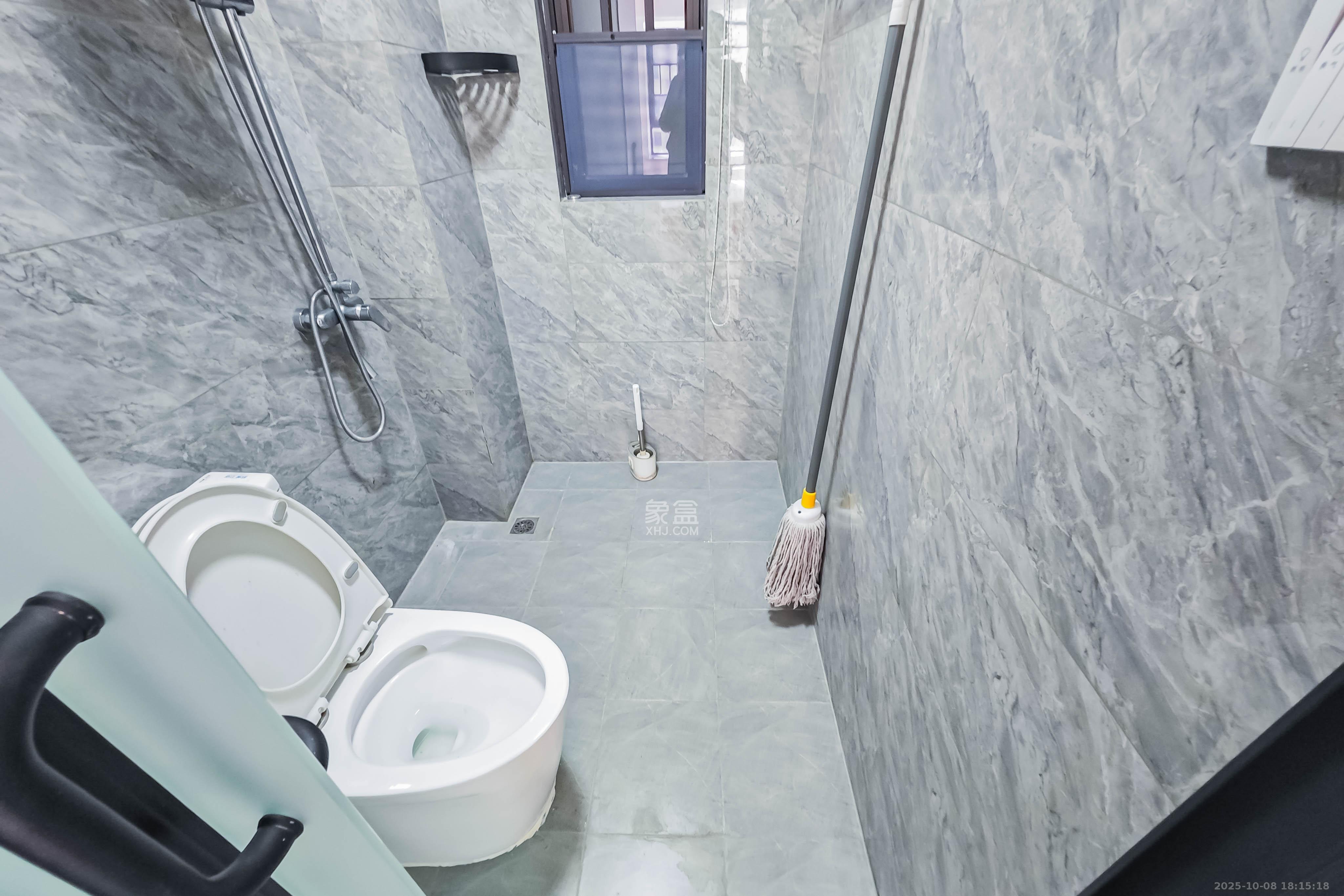 中天星耀城 3室2厅1卫 106.0万 中天星耀城 3室2厅1卫 106.0万卫生间