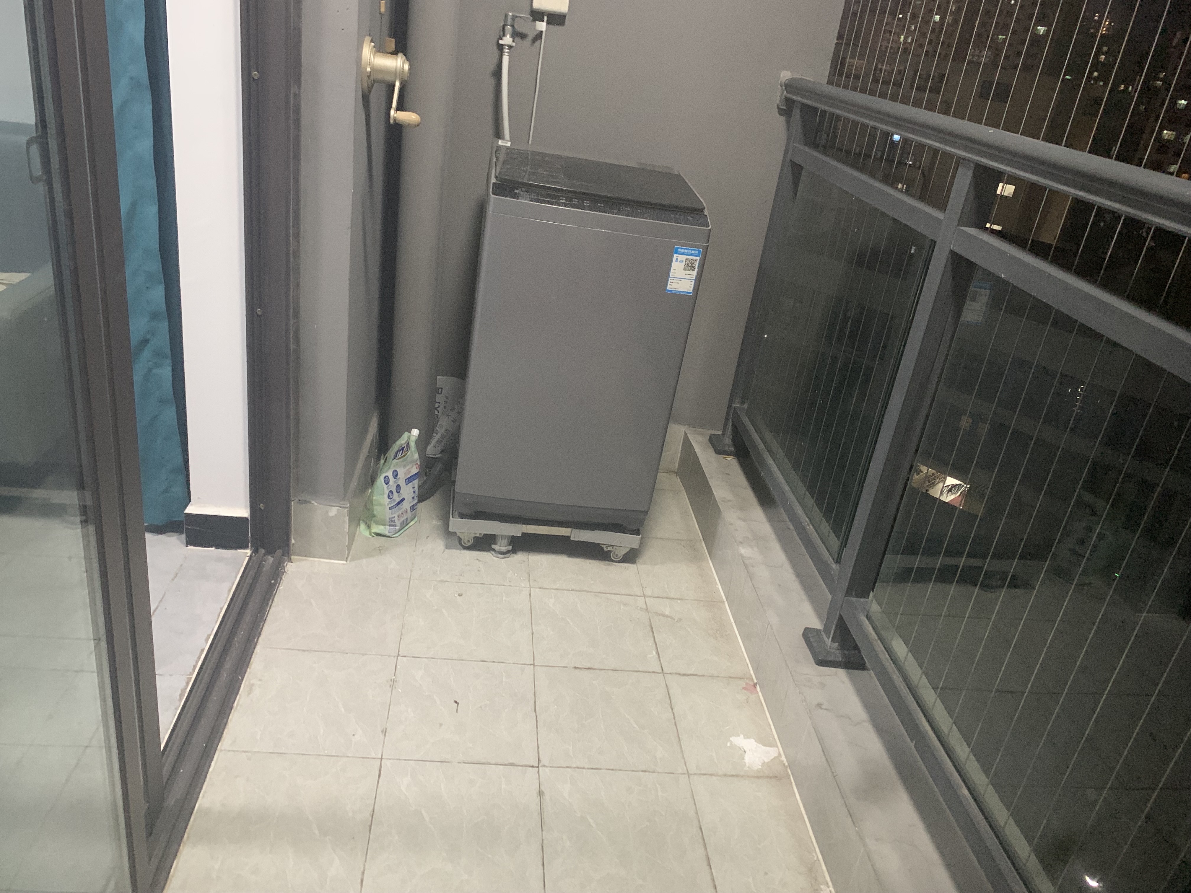 坡博家园五区  2室2厅1卫    2300.0元/月室内图