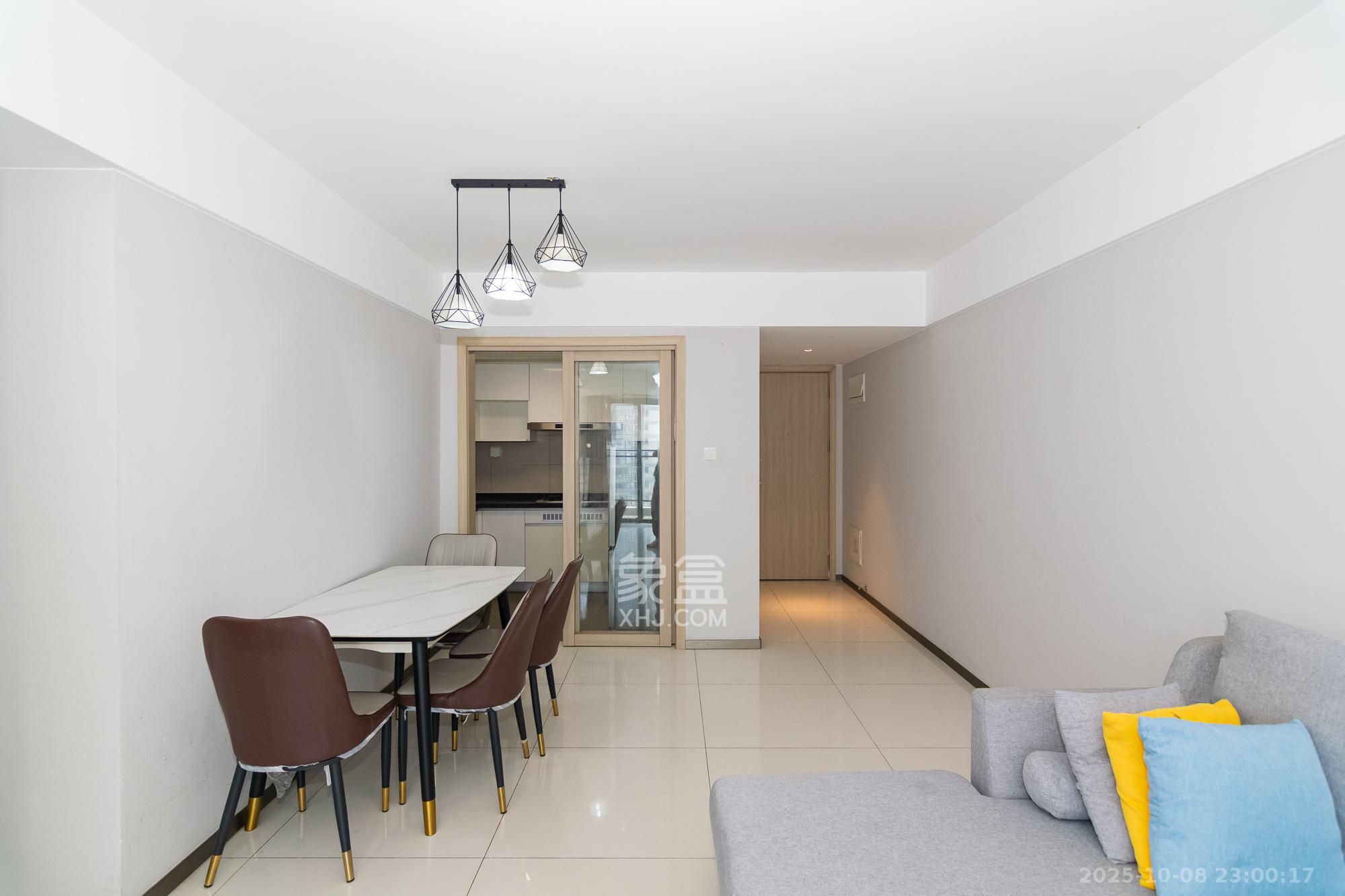 时代年华 3室2厅2卫 85.0万 时代年华 3室2厅2卫 85.0万客厅