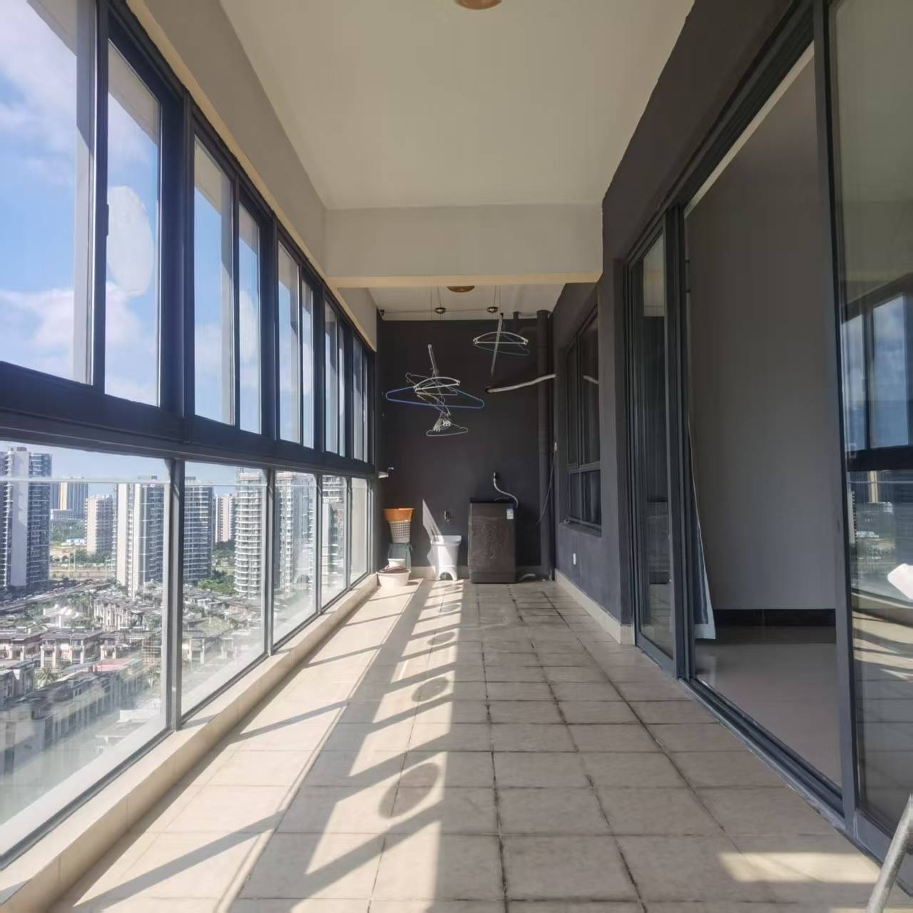 大华锦绣海岸二期 4室2厅2卫 3800.0元/月 大华锦绣海岸二期 4室2厅2卫 3800.0元/月室内图