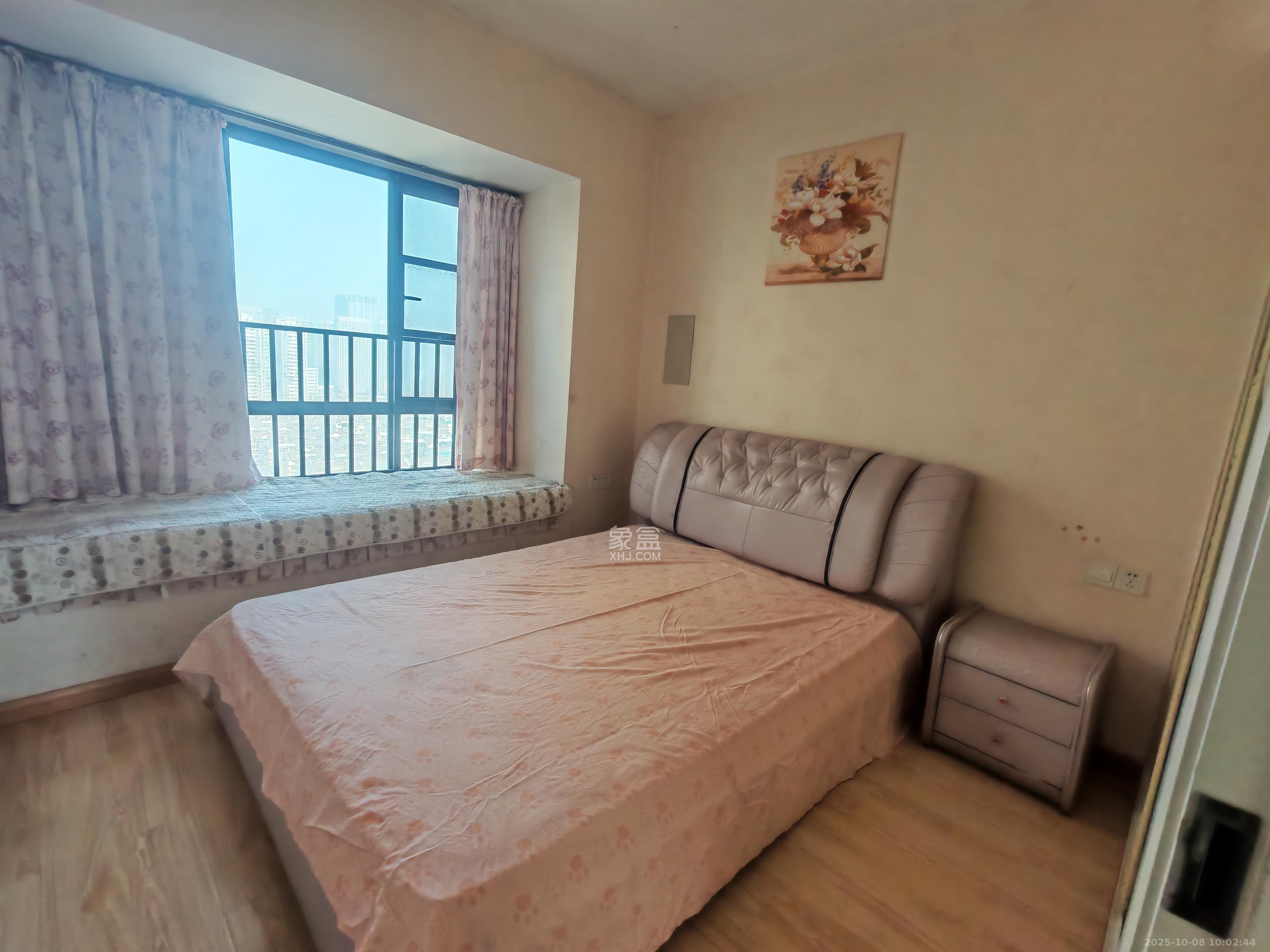 香樟兰亭(朗峰苑)  4室2厅1卫    2600.0元/月 香樟兰亭(朗峰苑)  4室2厅1卫    2600.0元/月室内图