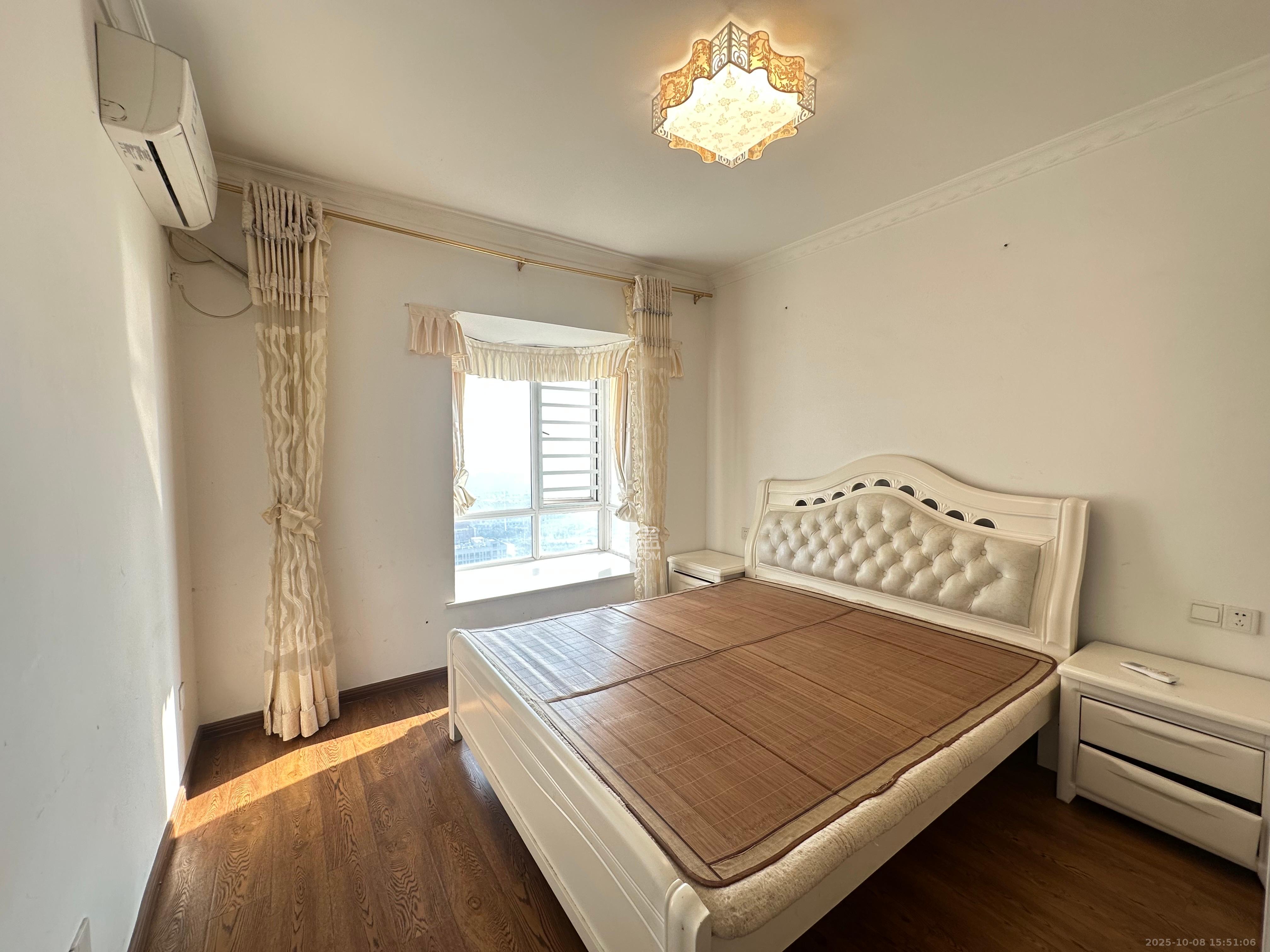 新蕾品阁居 3室2厅1卫 1800.0元/月 新蕾品阁居 3室2厅1卫 1800.0元/月室内图