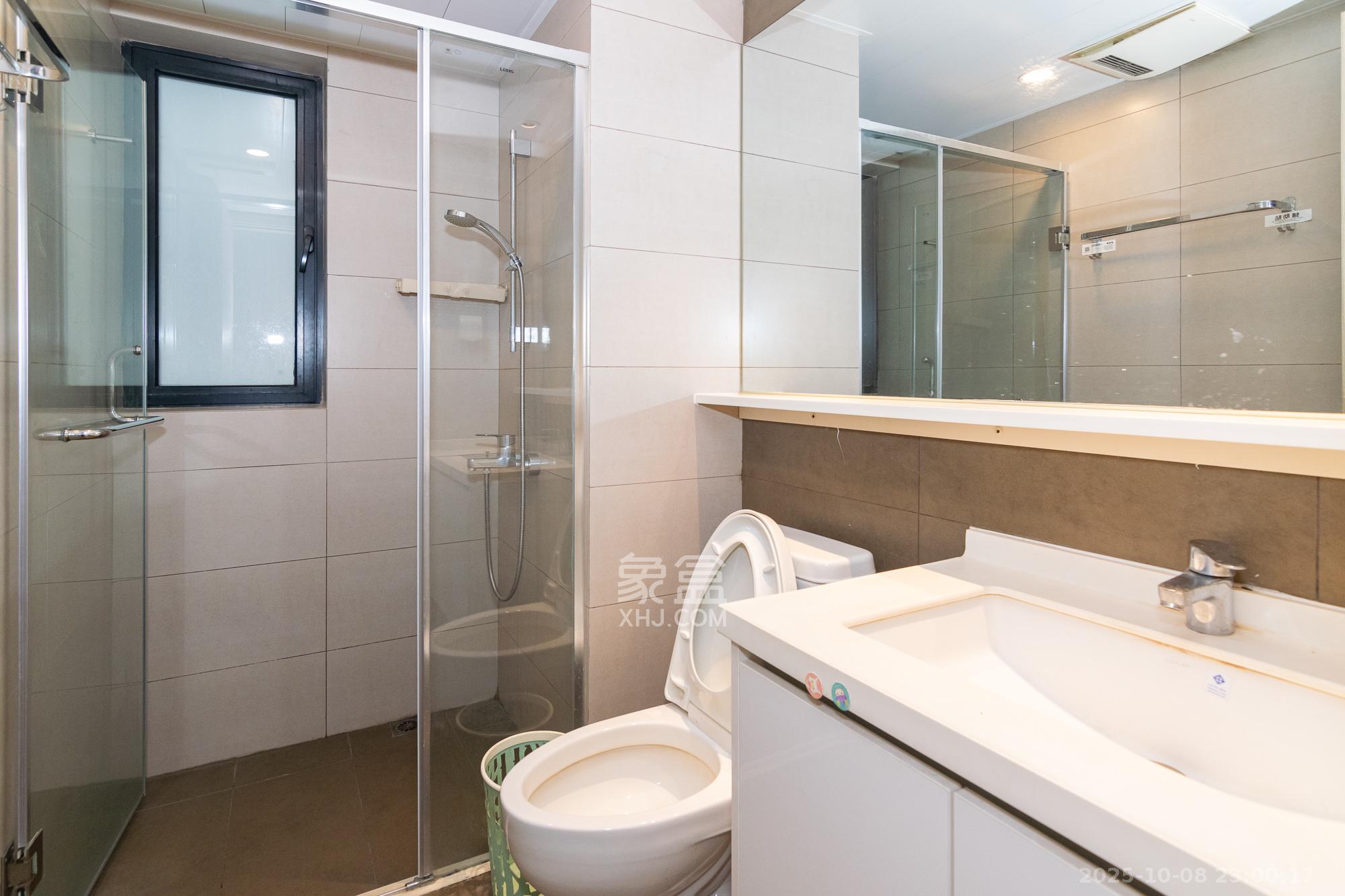 时代年华 3室2厅2卫 85.0万 时代年华 3室2厅2卫 85.0万卫生间