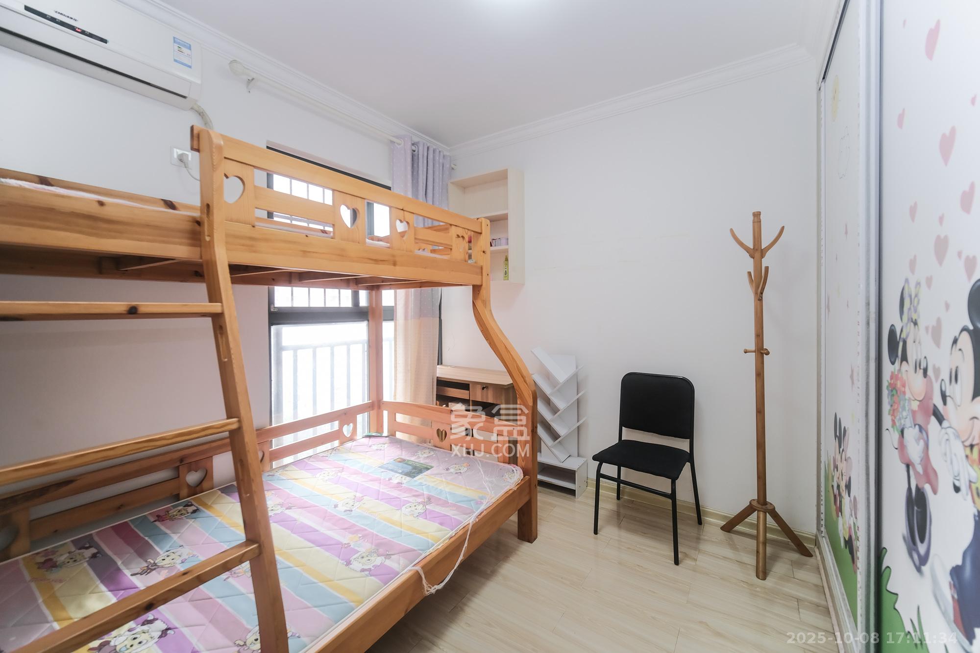 三一街区  2室2厅1卫    52.8万 三一街区  2室2厅1卫    52.8万卧室