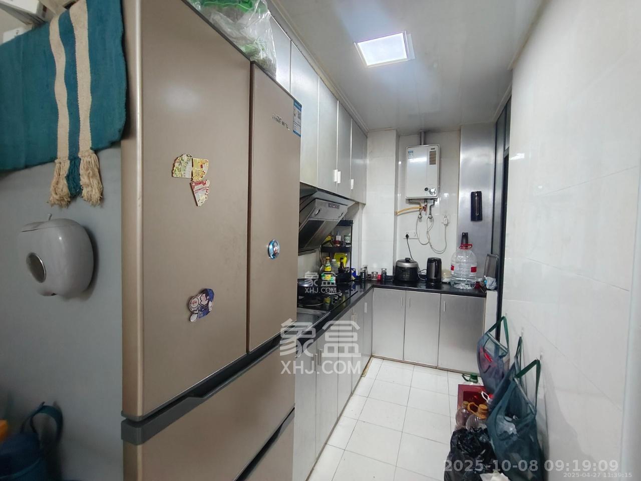 融圣国际 2室2厅1卫 2700.0元/月 融圣国际 2室2厅1卫 2700.0元/月室内图