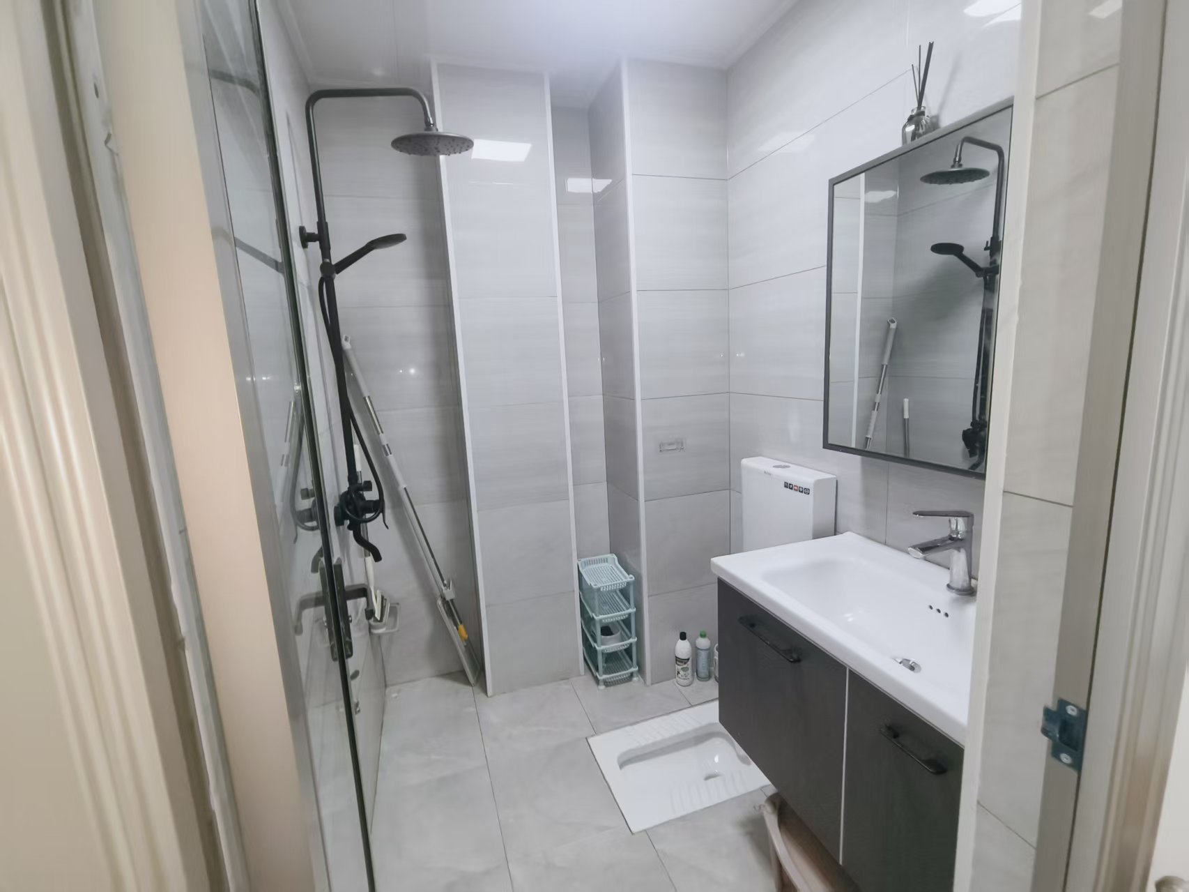 保利香槟国际  1室1厅1卫    1300.0元/月 保利香槟国际  1室1厅1卫    1300.0元/月