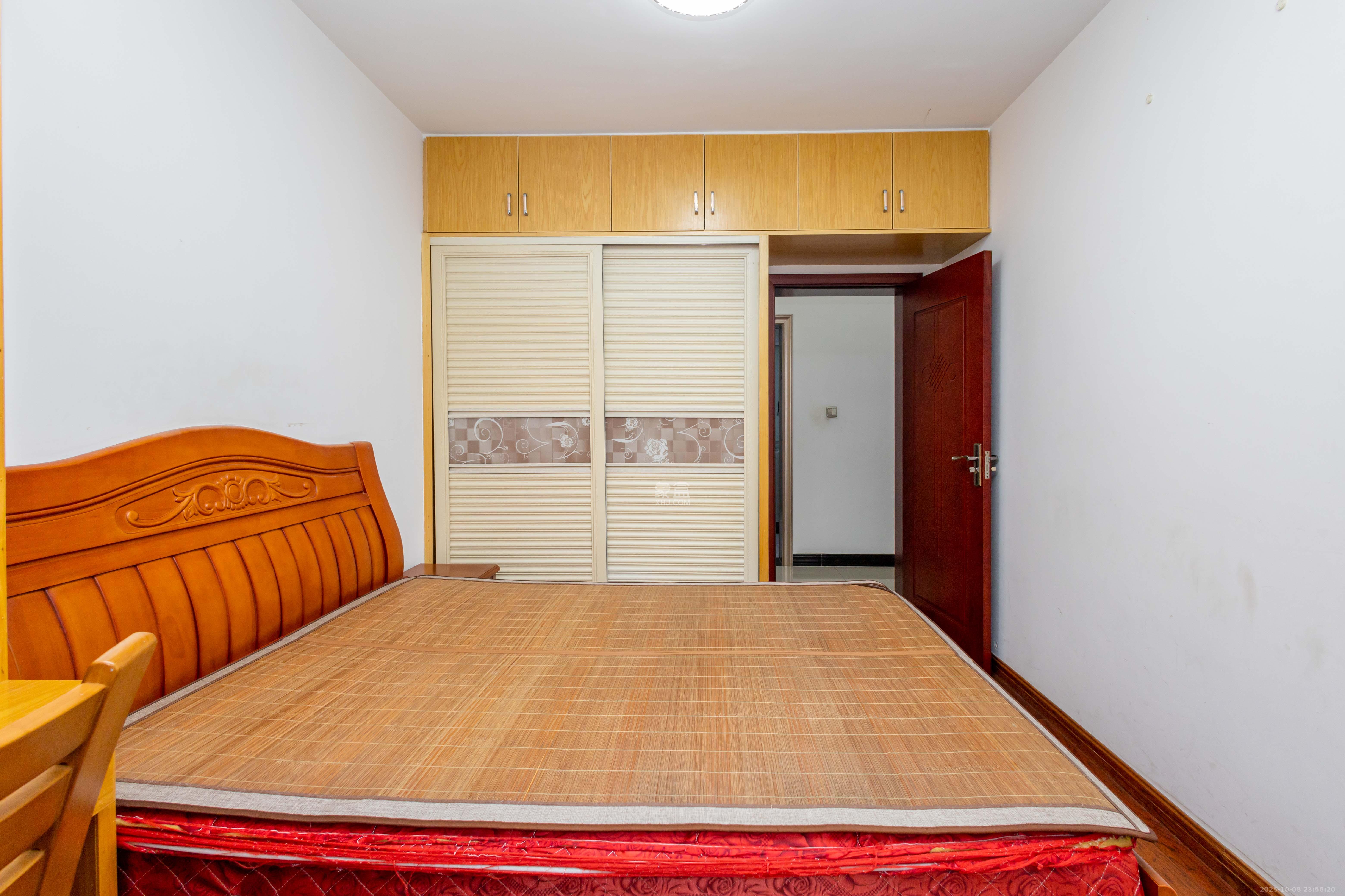 博雅湘水湾  3室2厅2卫    68.8万卧室