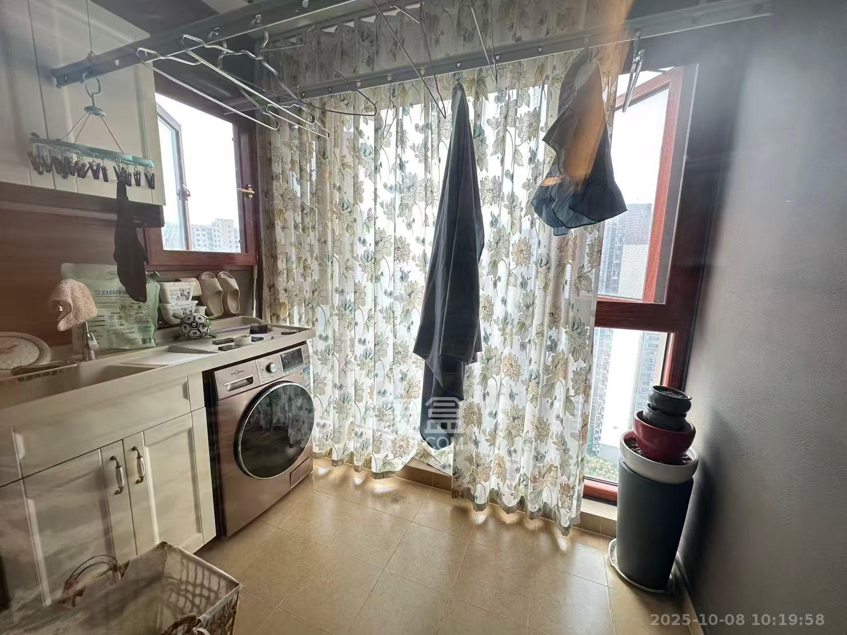 万科金域蓝湾 3室2厅2卫 3200.0元/月 万科金域蓝湾 3室2厅2卫 3200.0元/月室内图