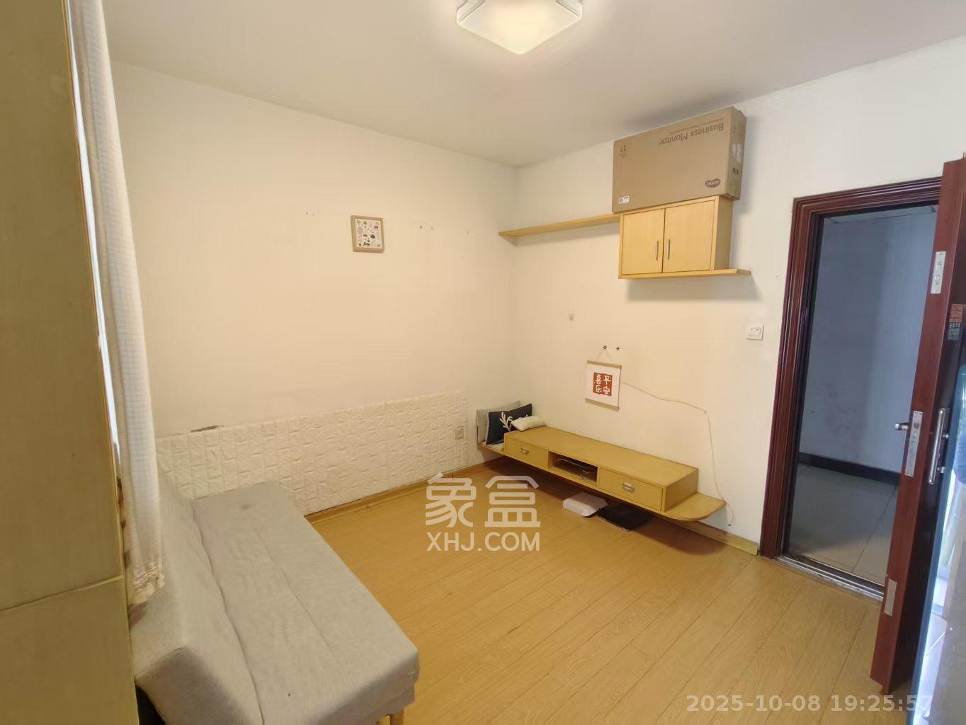 左岸右岸  1室1厅1卫    1600.0元/月室内图