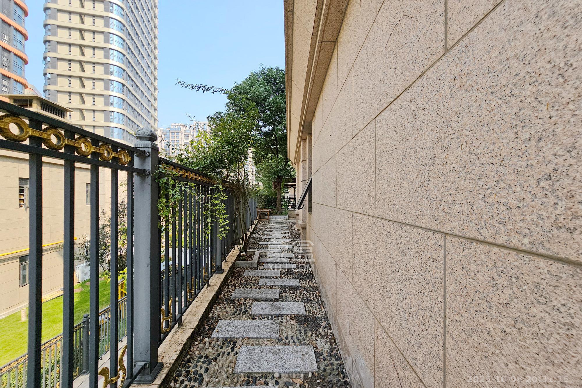 明昇壹城(明昇时代广场)一期 5室2厅2卫 520.0万 明昇壹城(明昇时代广场)一期 5室2厅2卫 520.0万其他