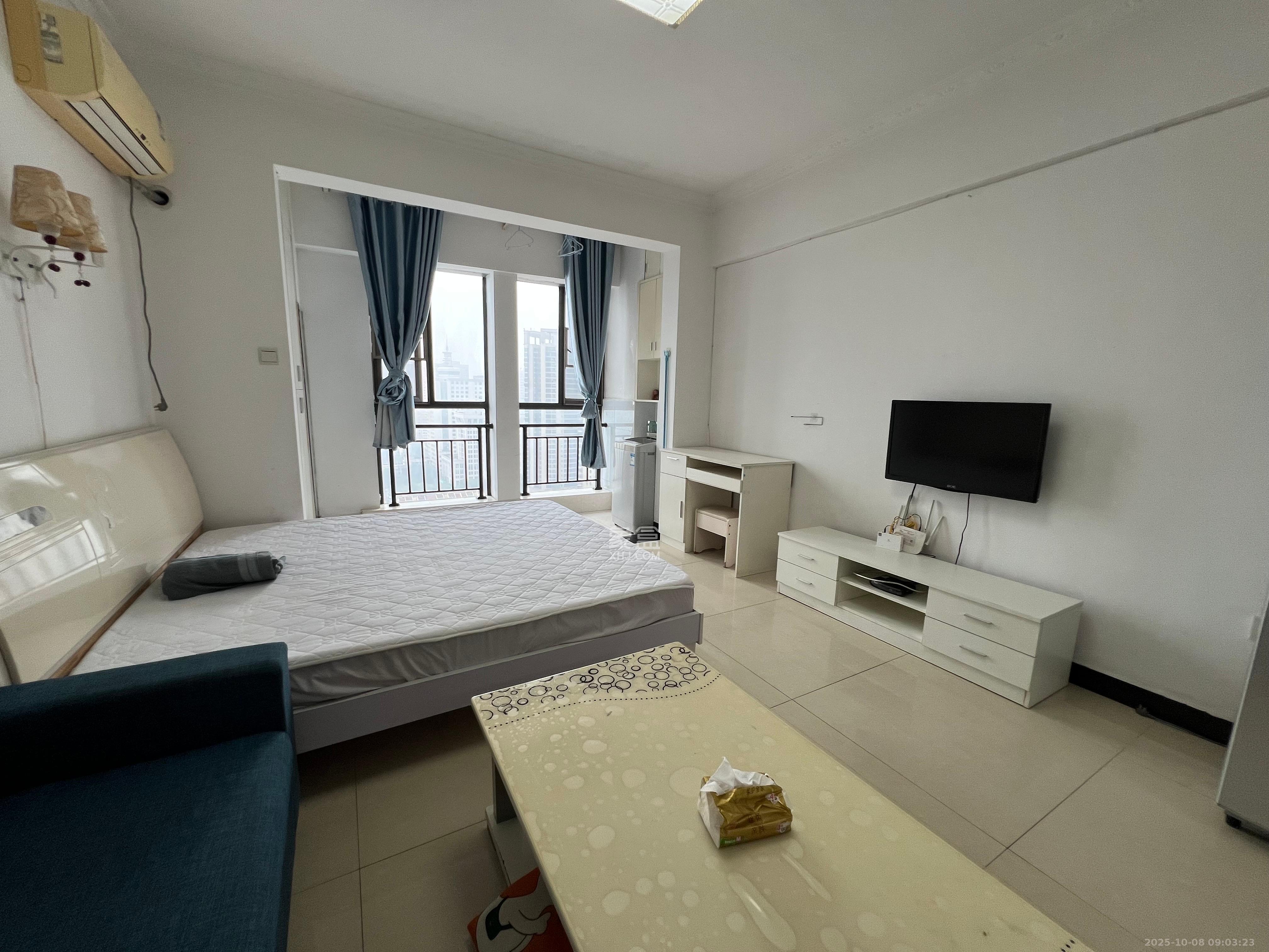 万象凯旋湾 1室1厅1卫 1400.0元/月 万象凯旋湾 1室1厅1卫 1400.0元/月室内图