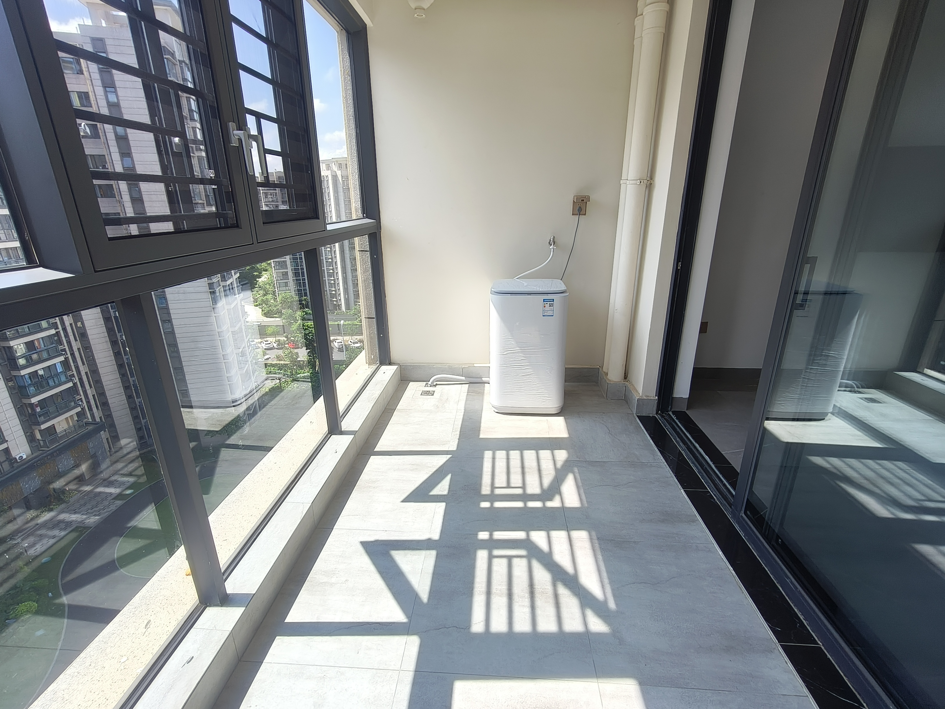 蓝宝凤鸣兰曦 3室2厅2卫 2800.0元/月 蓝宝凤鸣兰曦 3室2厅2卫 2800.0元/月室内图