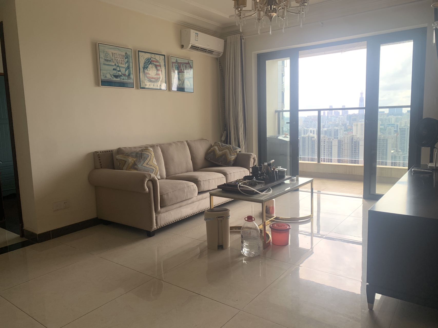 恒大外滩  2室2厅1卫    150.0万客厅