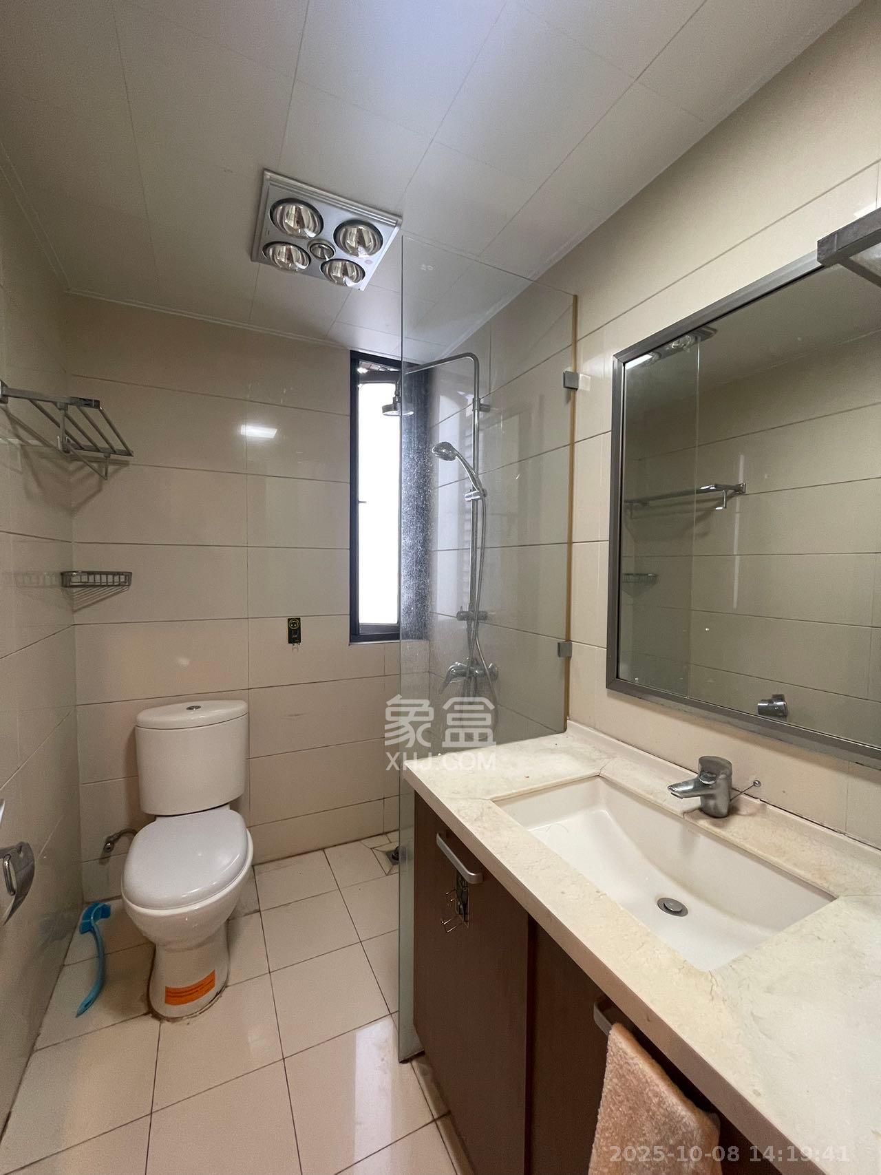 藏珑湖上国际花园 1室2厅2卫 3000.0元/月 藏珑湖上国际花园 1室2厅2卫 3000.0元/月室内图