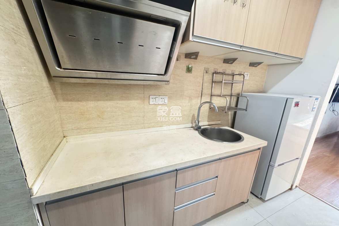 绿地中央广场 1室1厅1卫 1400.0元/月 绿地中央广场 1室1厅1卫 1400.0元/月室内图