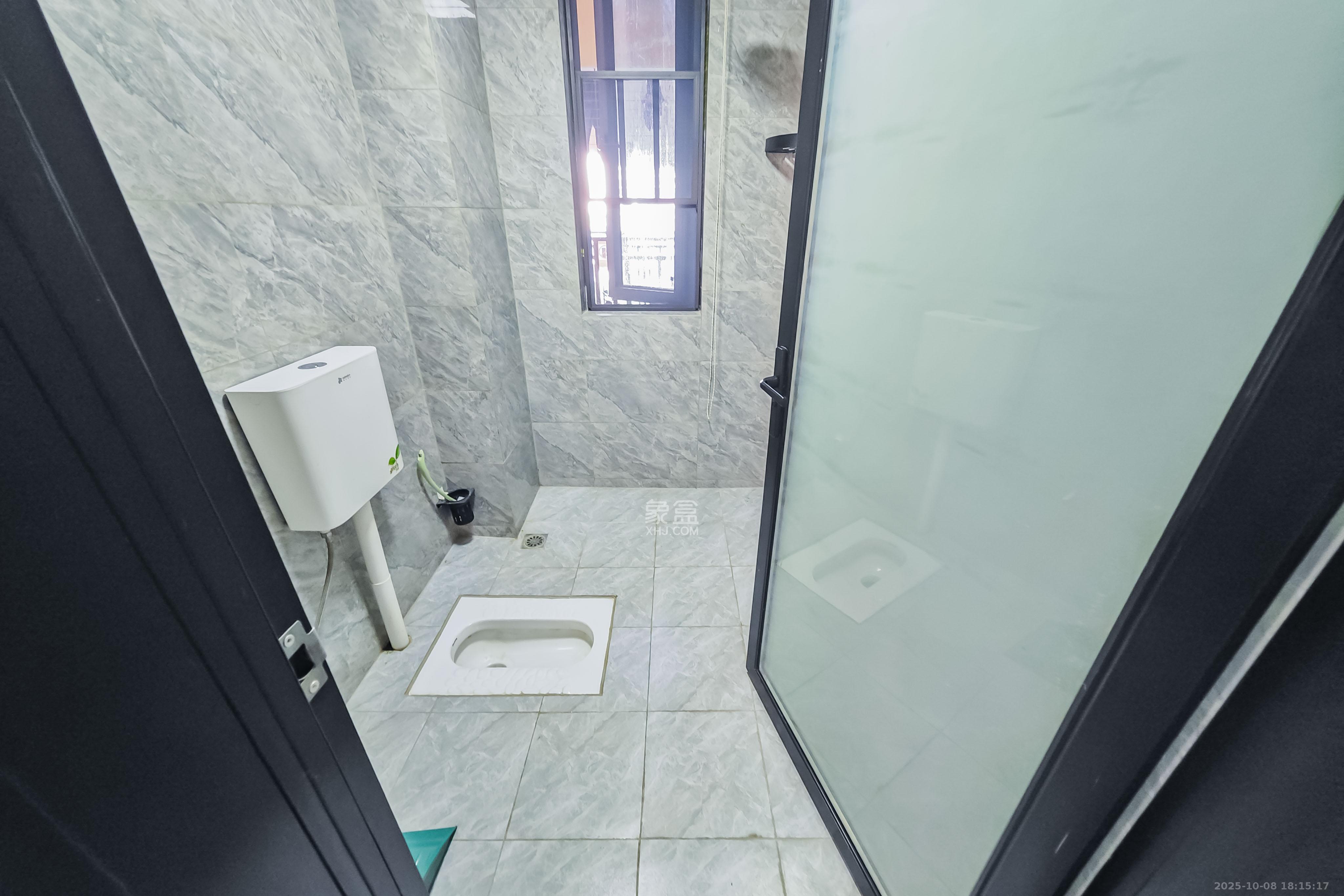 中天星耀城 3室2厅1卫 106.0万 中天星耀城 3室2厅1卫 106.0万卫生间