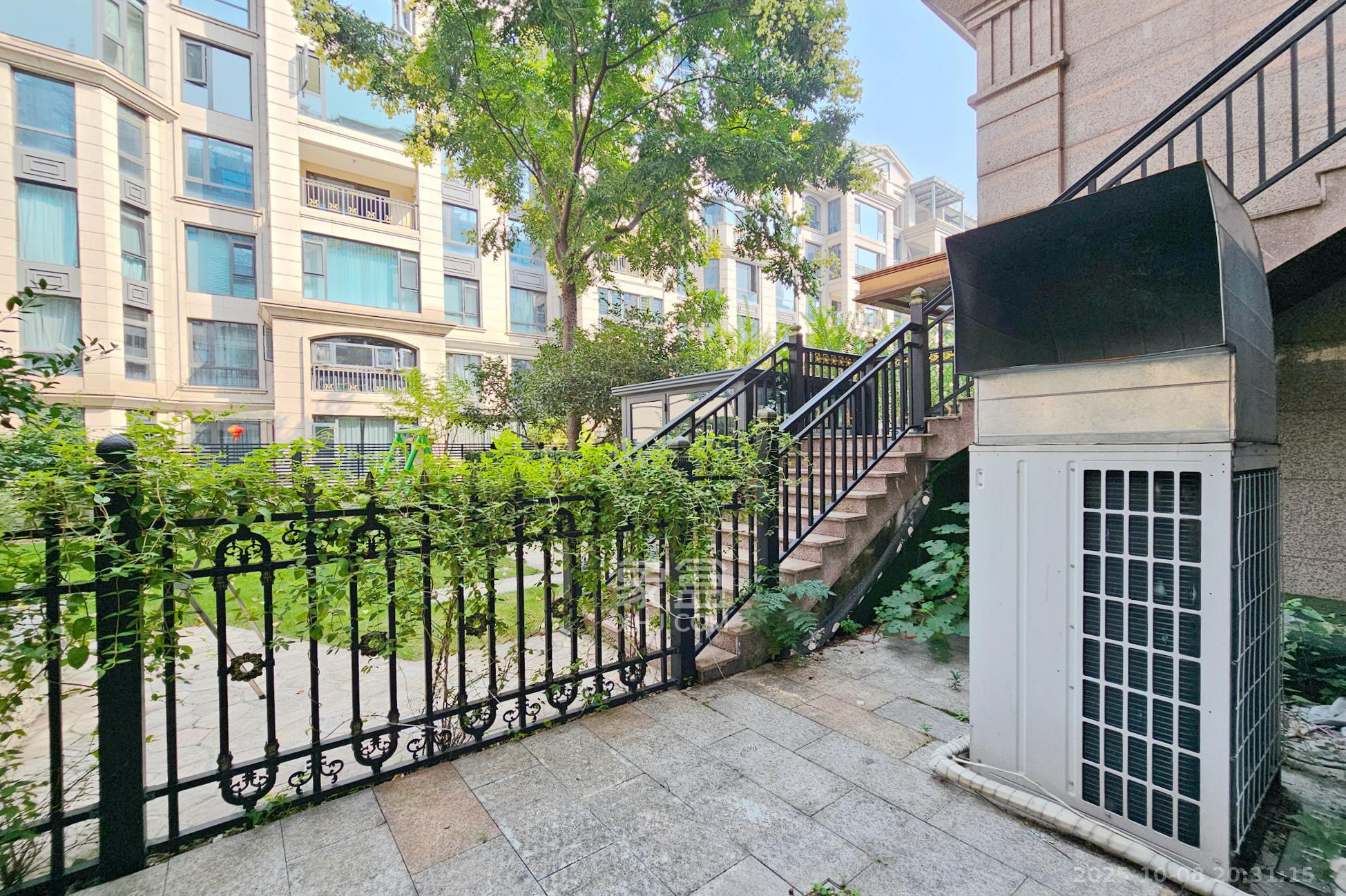 明昇壹城(明昇时代广场)一期 5室2厅2卫 520.0万 明昇壹城(明昇时代广场)一期 5室2厅2卫 520.0万阳台