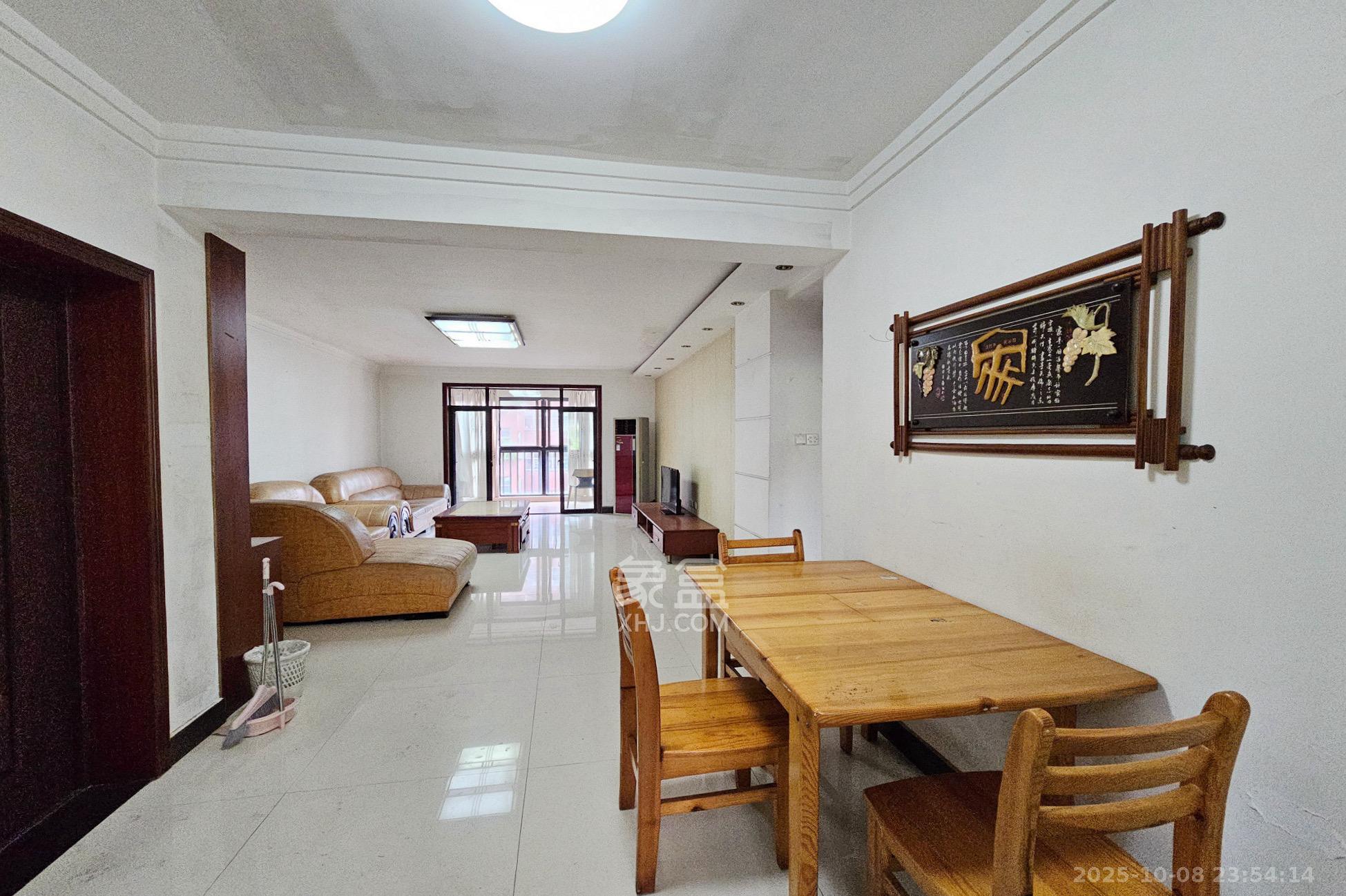 三江花中城 2室2厅1卫 2500.0元/月 三江花中城 2室2厅1卫 2500.0元/月室内图