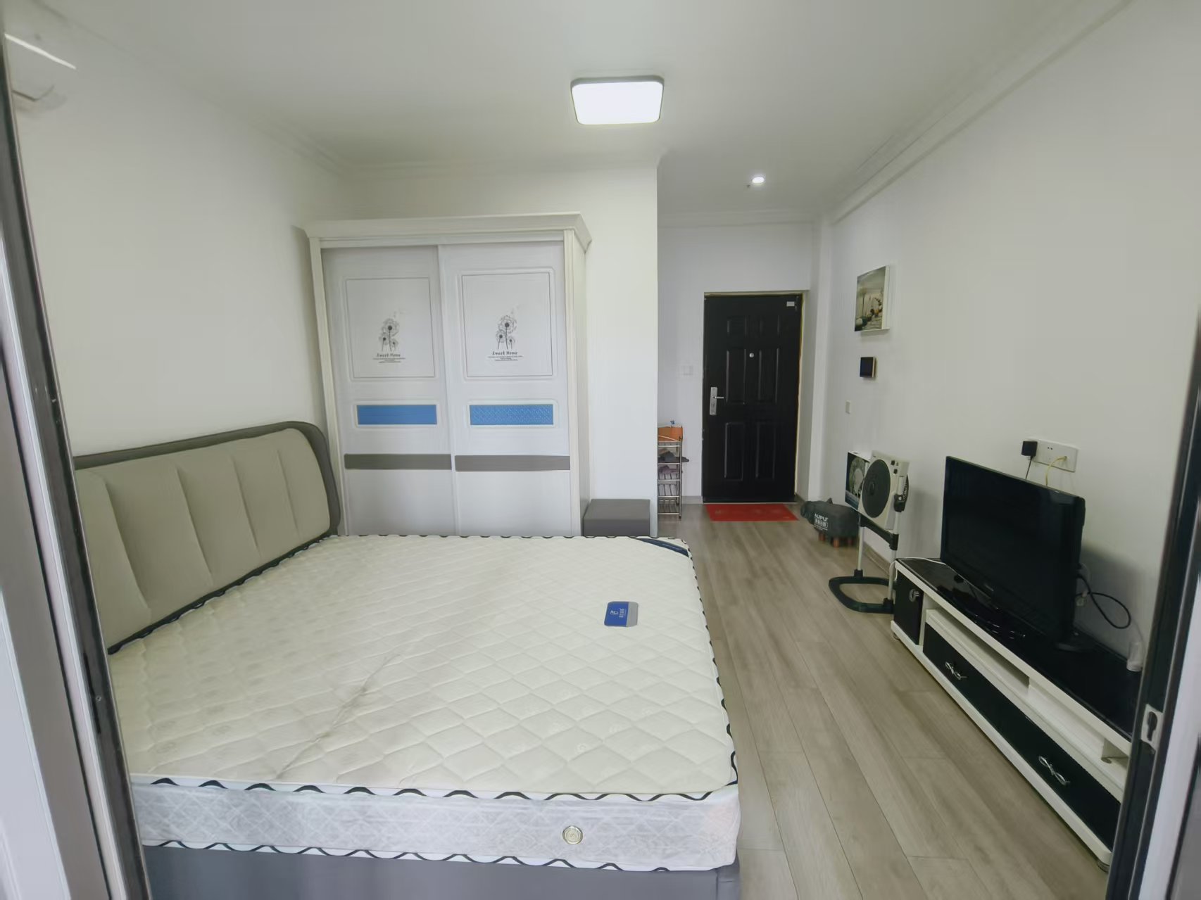 保利香槟国际  1室1厅1卫    1300.0元/月 保利香槟国际  1室1厅1卫    1300.0元/月室内图