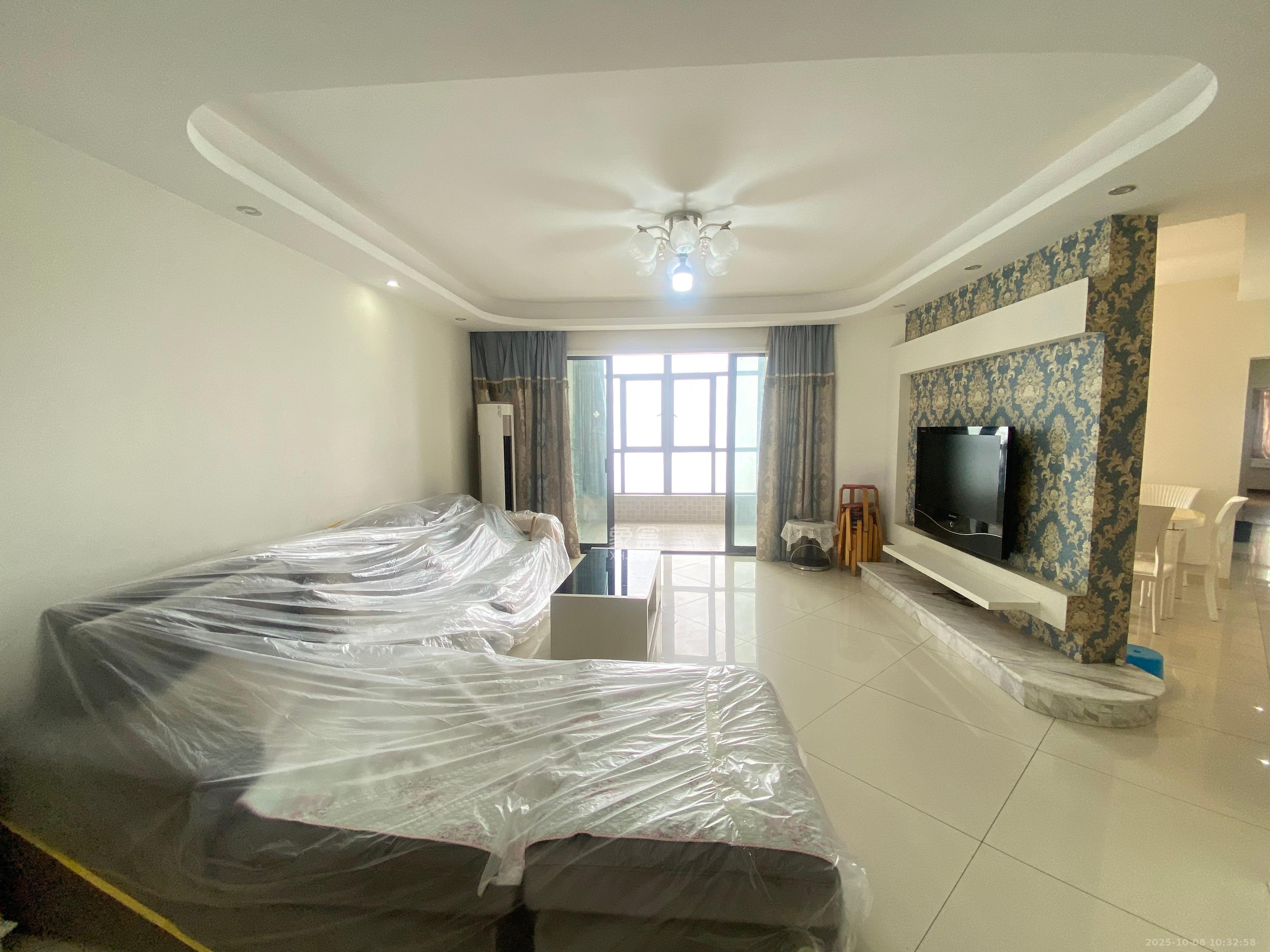 双湾国际(湘江御景花园)  4室2厅2卫    3000.0元/月 双湾国际(湘江御景花园)  4室2厅2卫    3000.0元/月