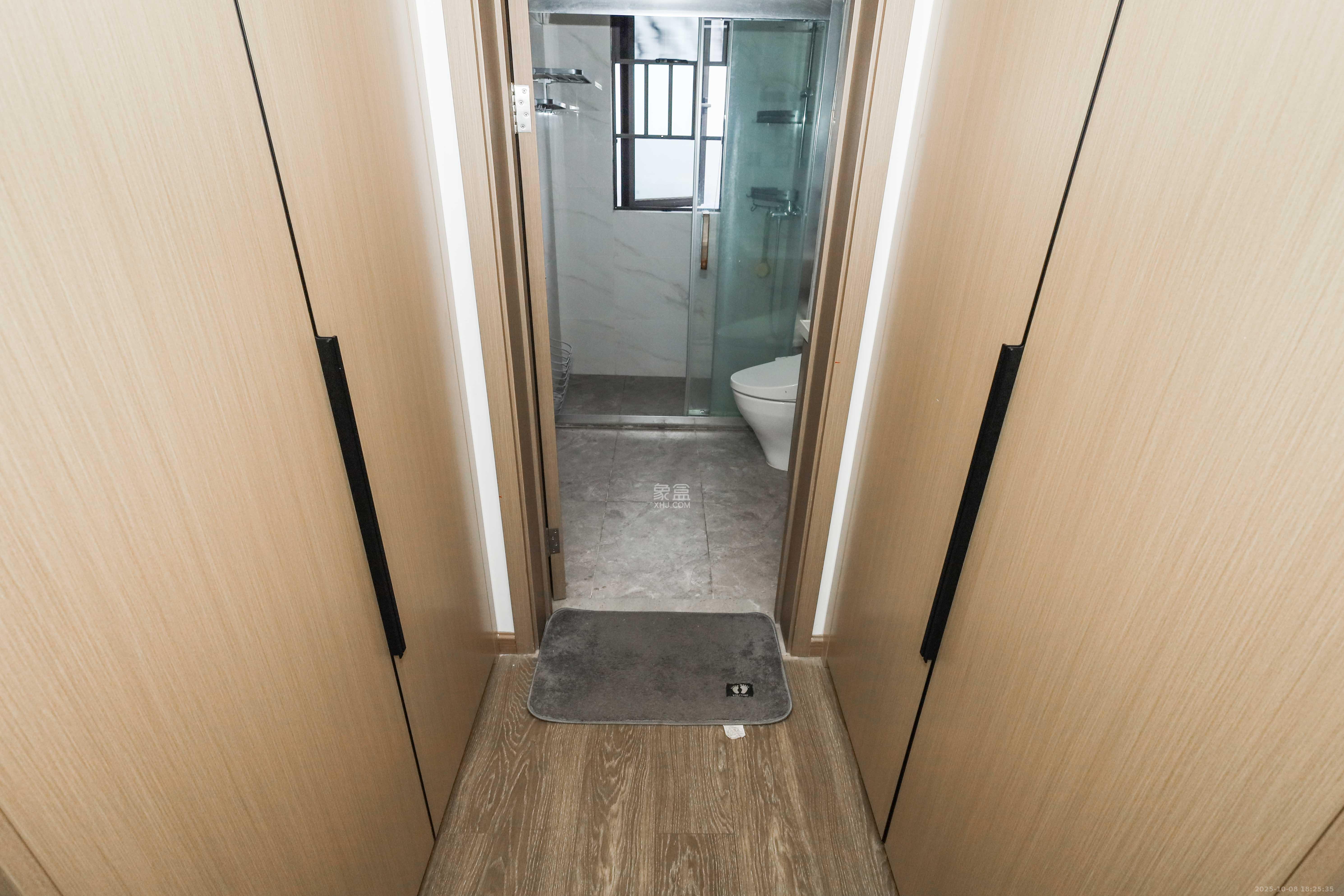 招商华发依云曦城  4室2厅2卫    150.0万卫生间