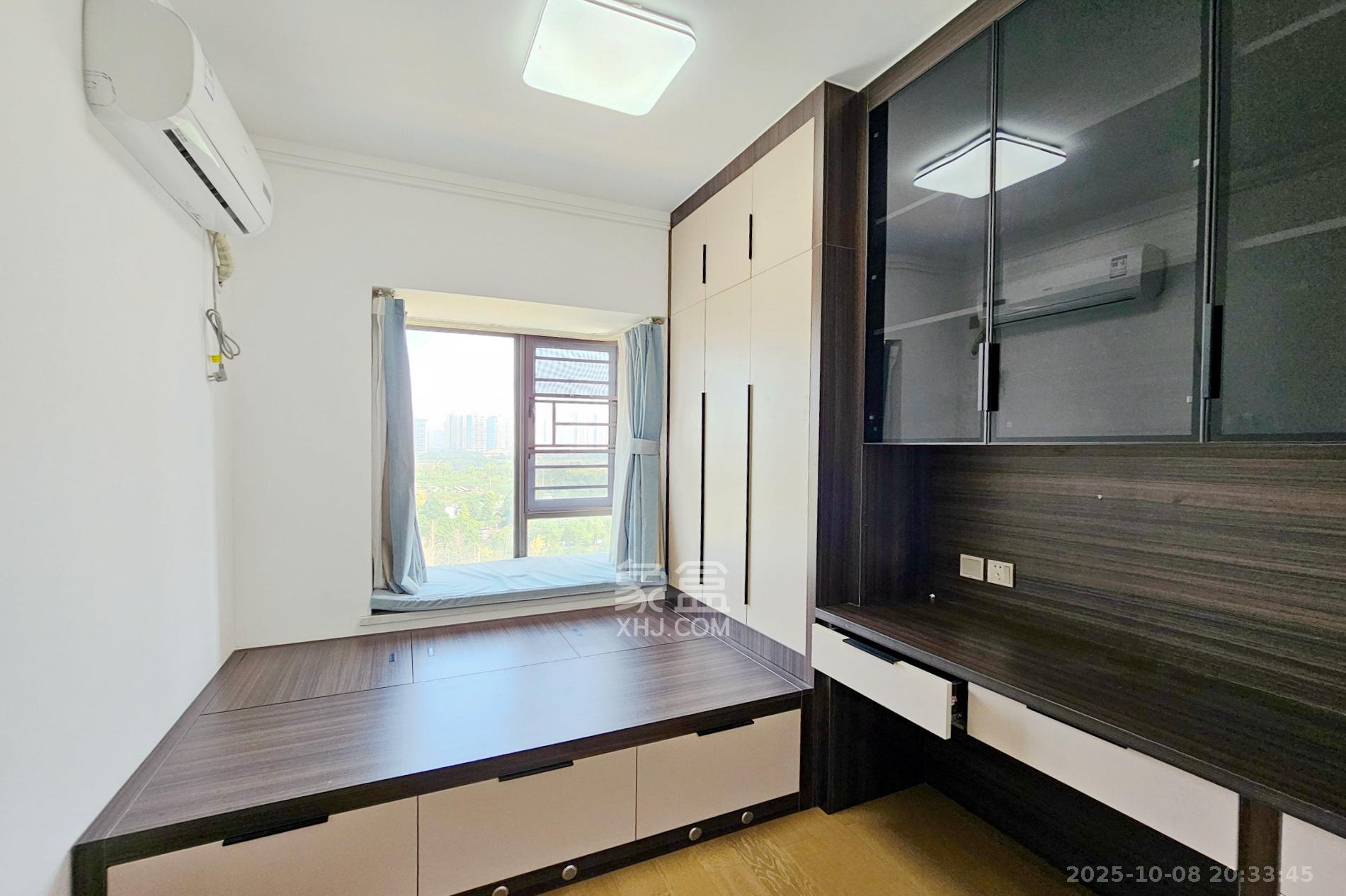 阳光城尚东湾青柠园 4室2厅2卫 130.0万 阳光城尚东湾青柠园 4室2厅2卫 130.0万卧室