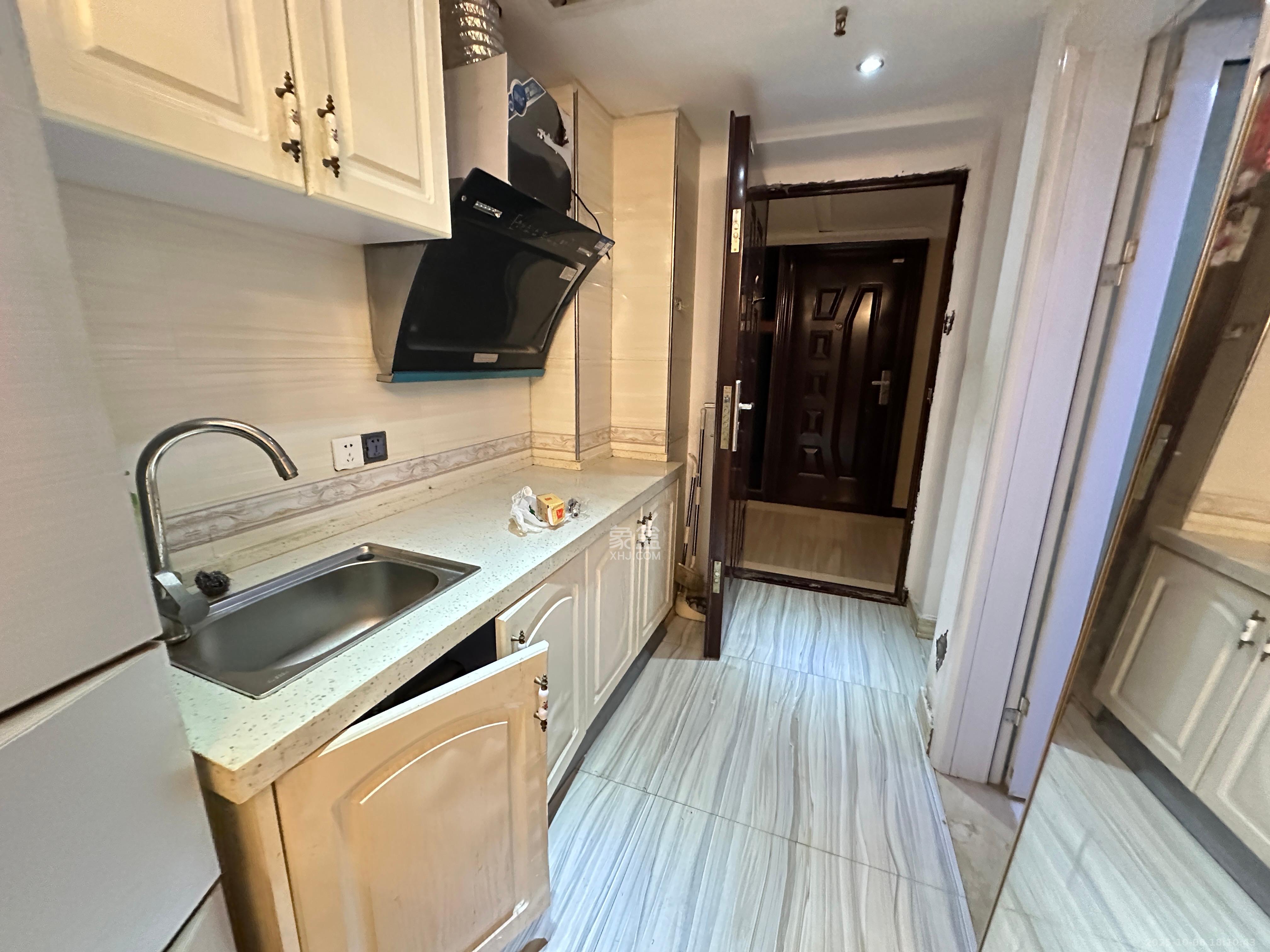 保利国际广场  1室1厅1卫    1900.0元/月室内图