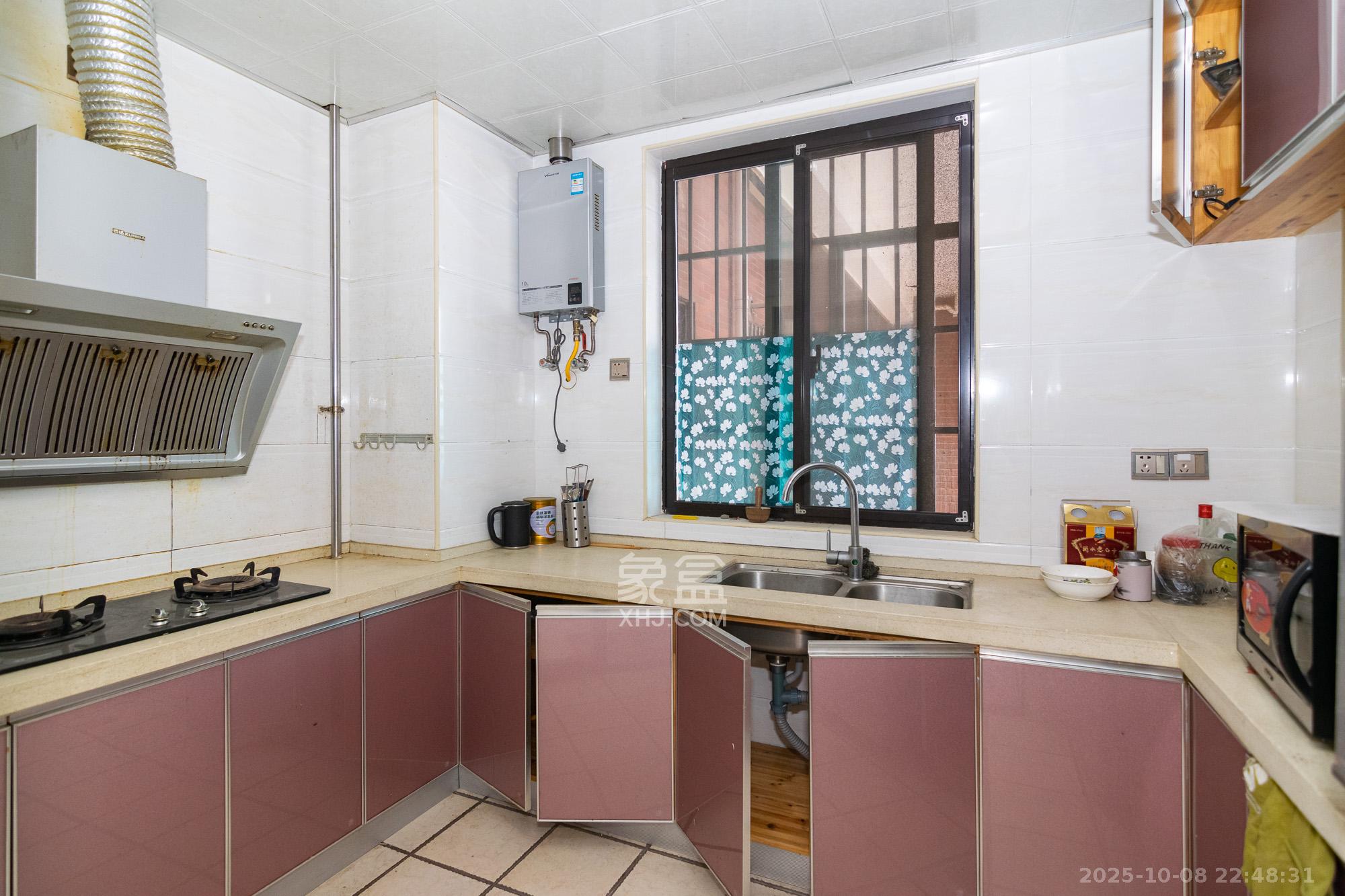 新城国际花都  3室2厅1卫    62.8万厨房