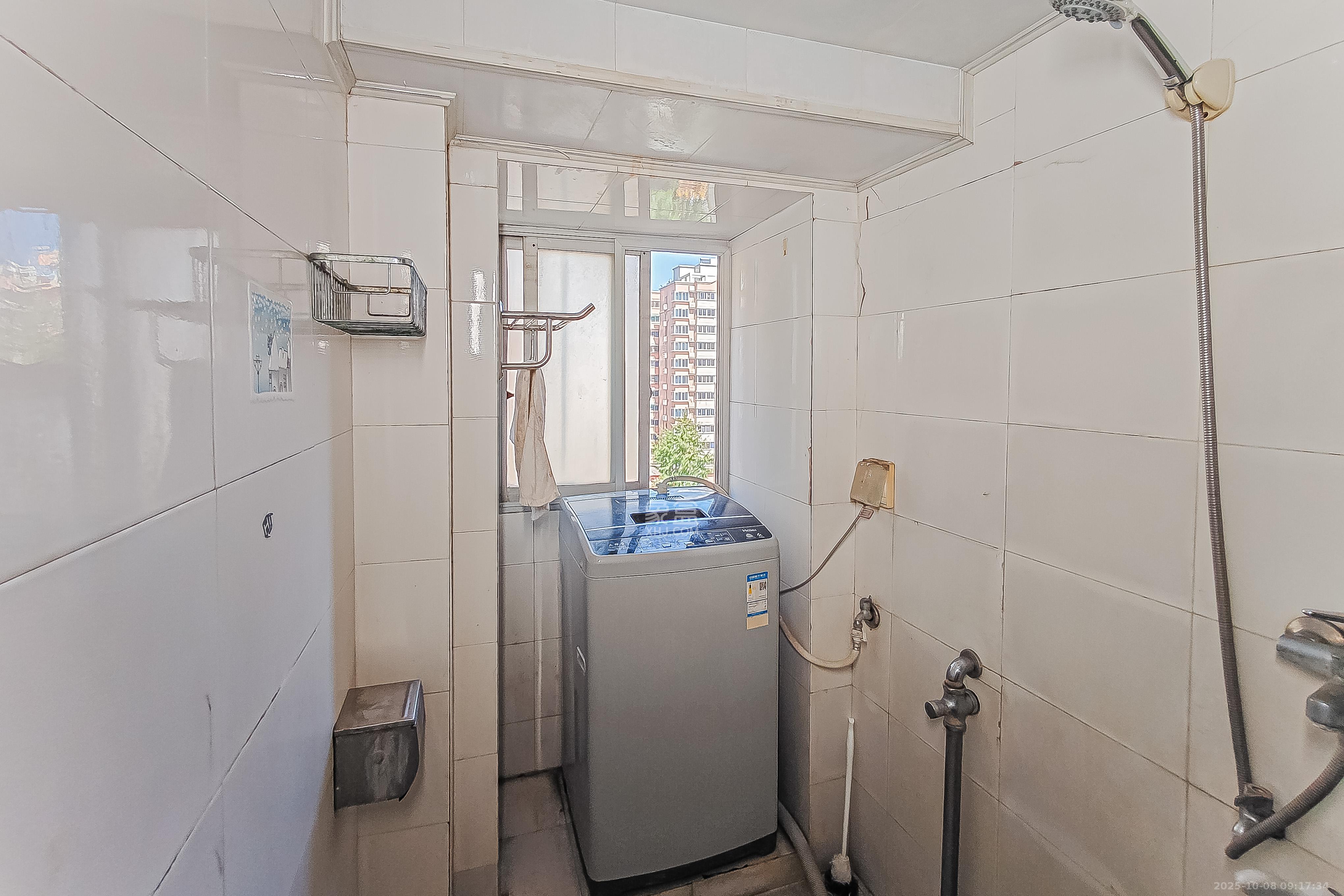 南湖公寓（万顺公寓）  2室1厅1卫    49.0万卫生间