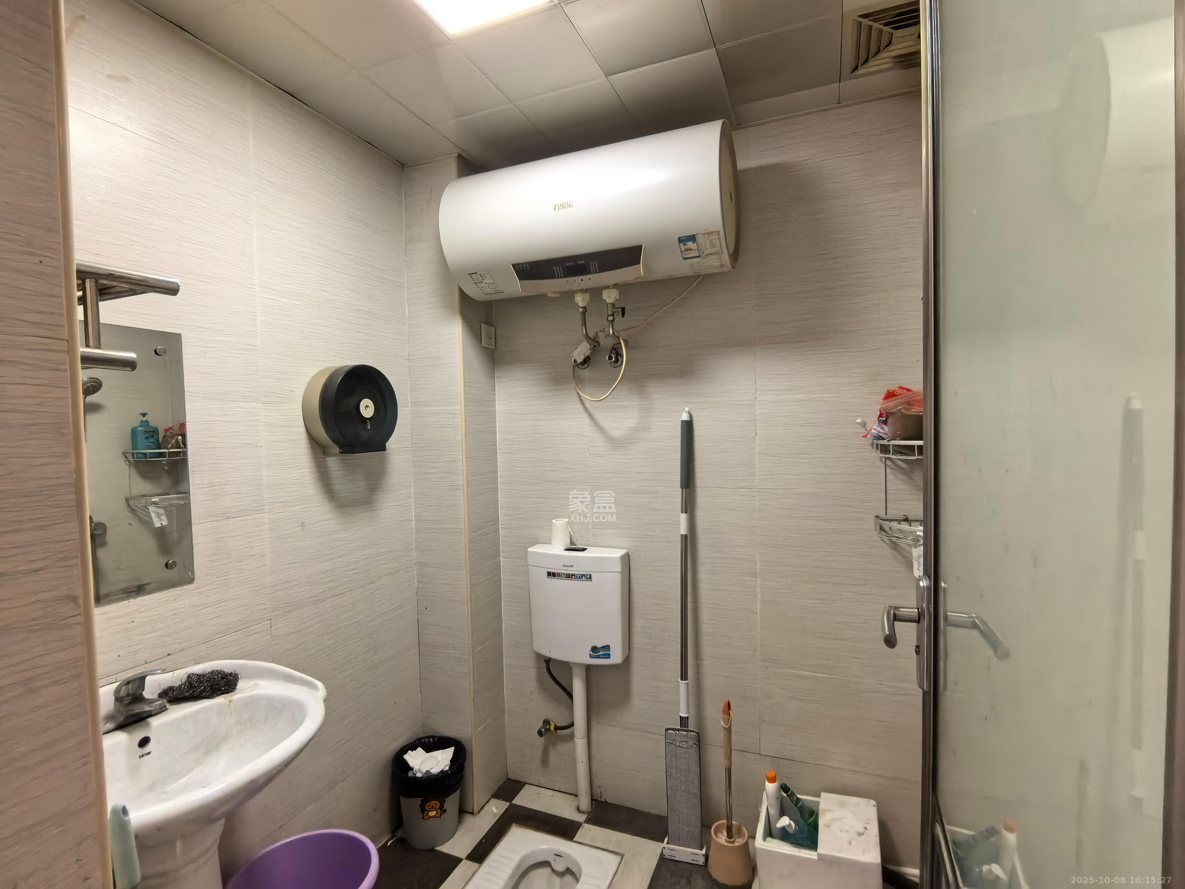 万国城(当代满庭春MOMA)三期 1室1厅1卫 1500.0元/月 万国城(当代满庭春MOMA)三期 1室1厅1卫 1500.0元/月室内图