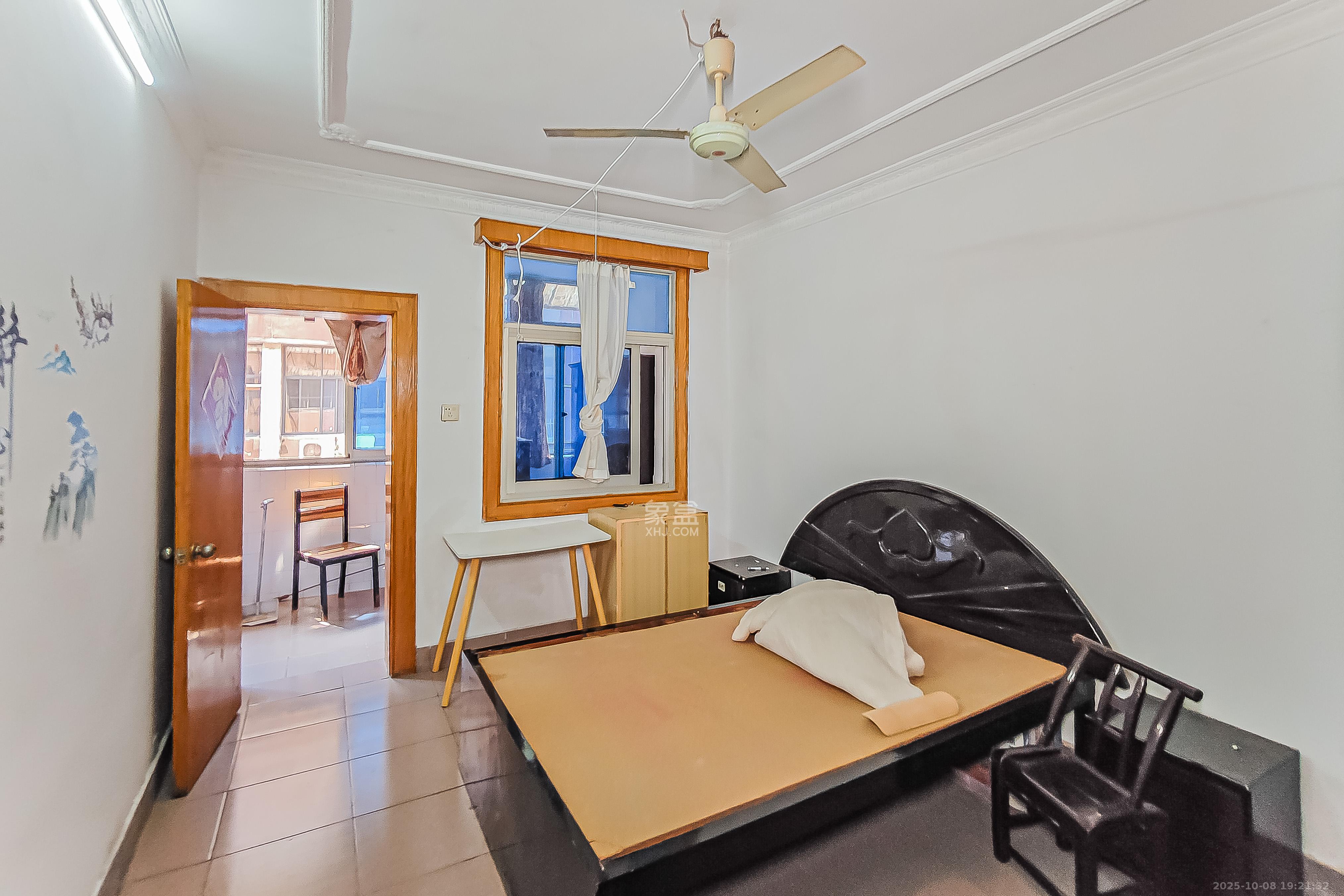 化油器厂宿舍  2室1厅1卫    29.8万卧室