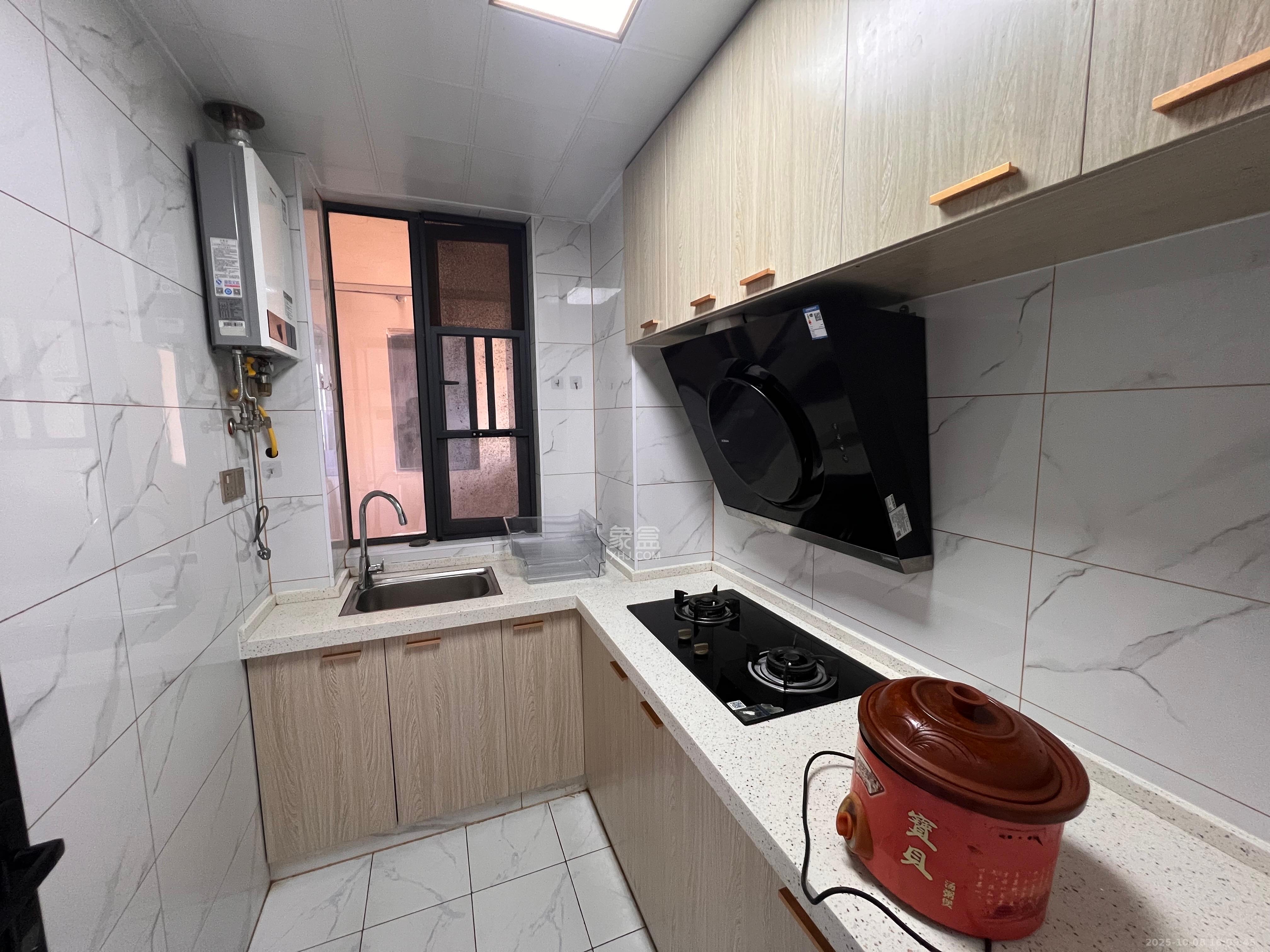 金轮星光名座 2室1厅1卫 1900.0元/月 金轮星光名座 2室1厅1卫 1900.0元/月室内图