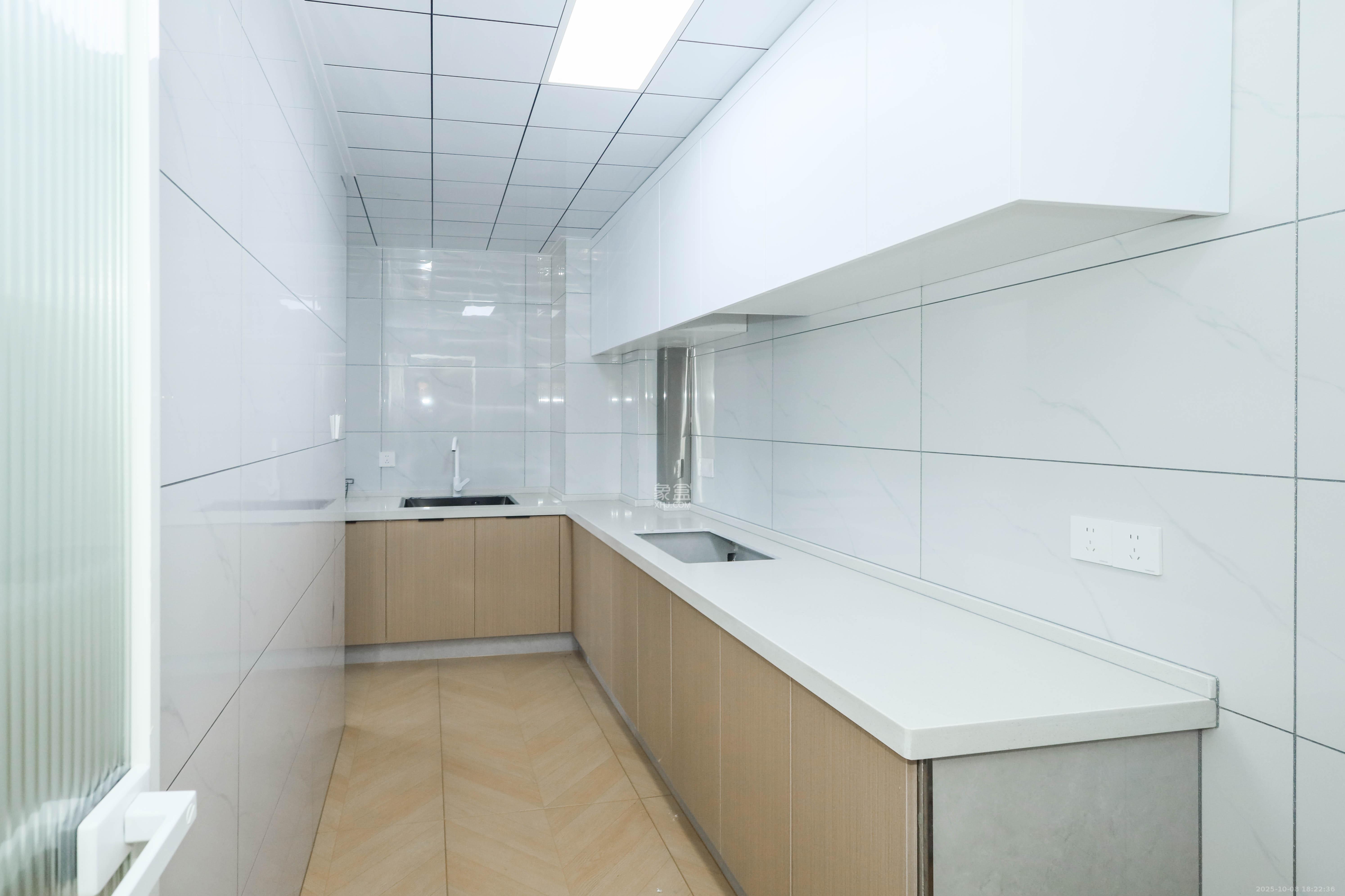 旭辉御府  3室2厅1卫    95.0万厨房