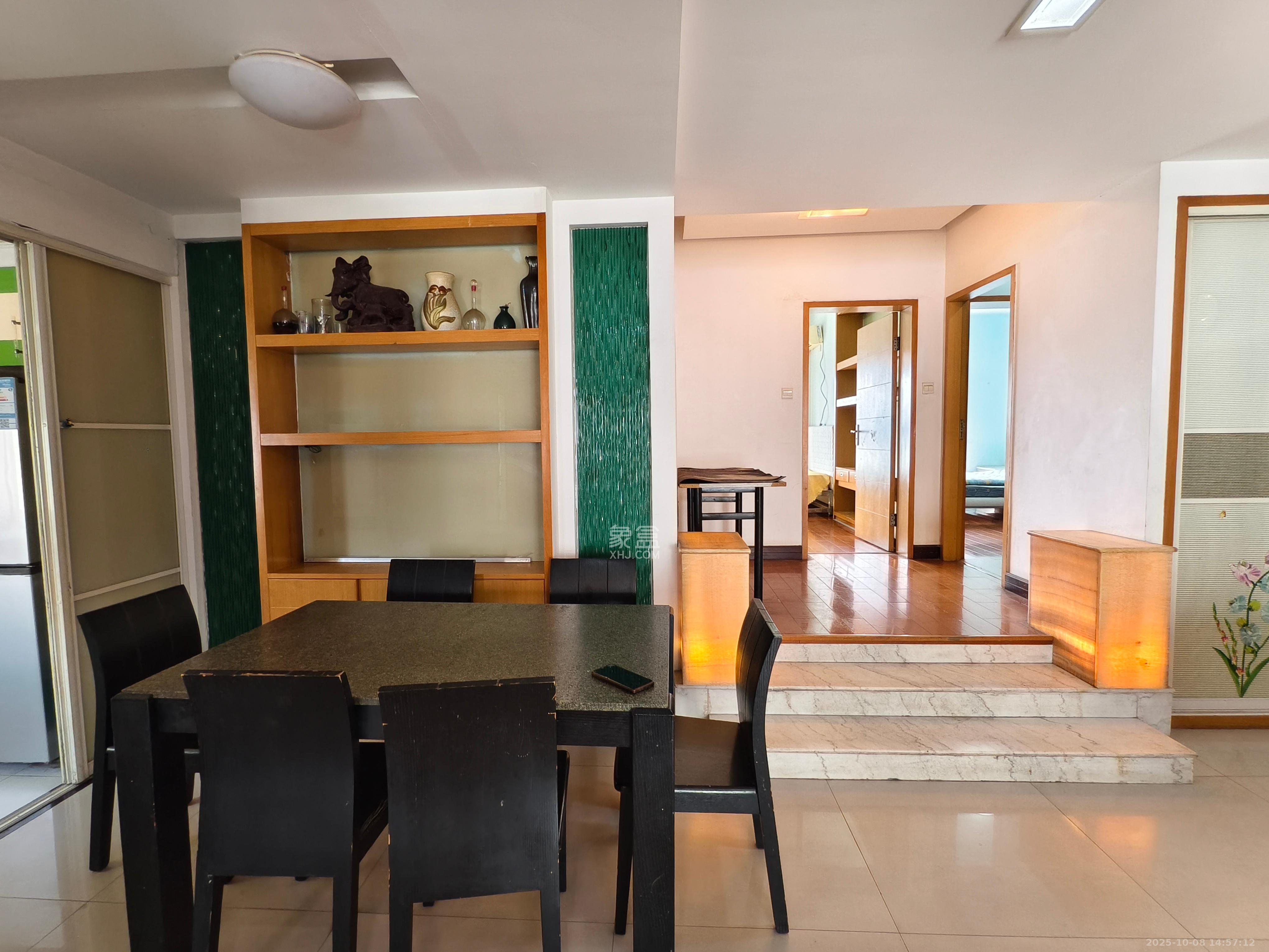 星语林名园 4室2厅2卫 2400.0元/月 星语林名园 4室2厅2卫 2400.0元/月室内图