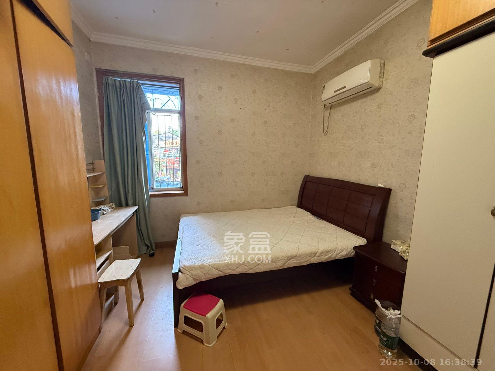 神龙歌舞剧院宿舍 1室1厅1卫 1500.0元/月 神龙歌舞剧院宿舍 1室1厅1卫 1500.0元/月室内图