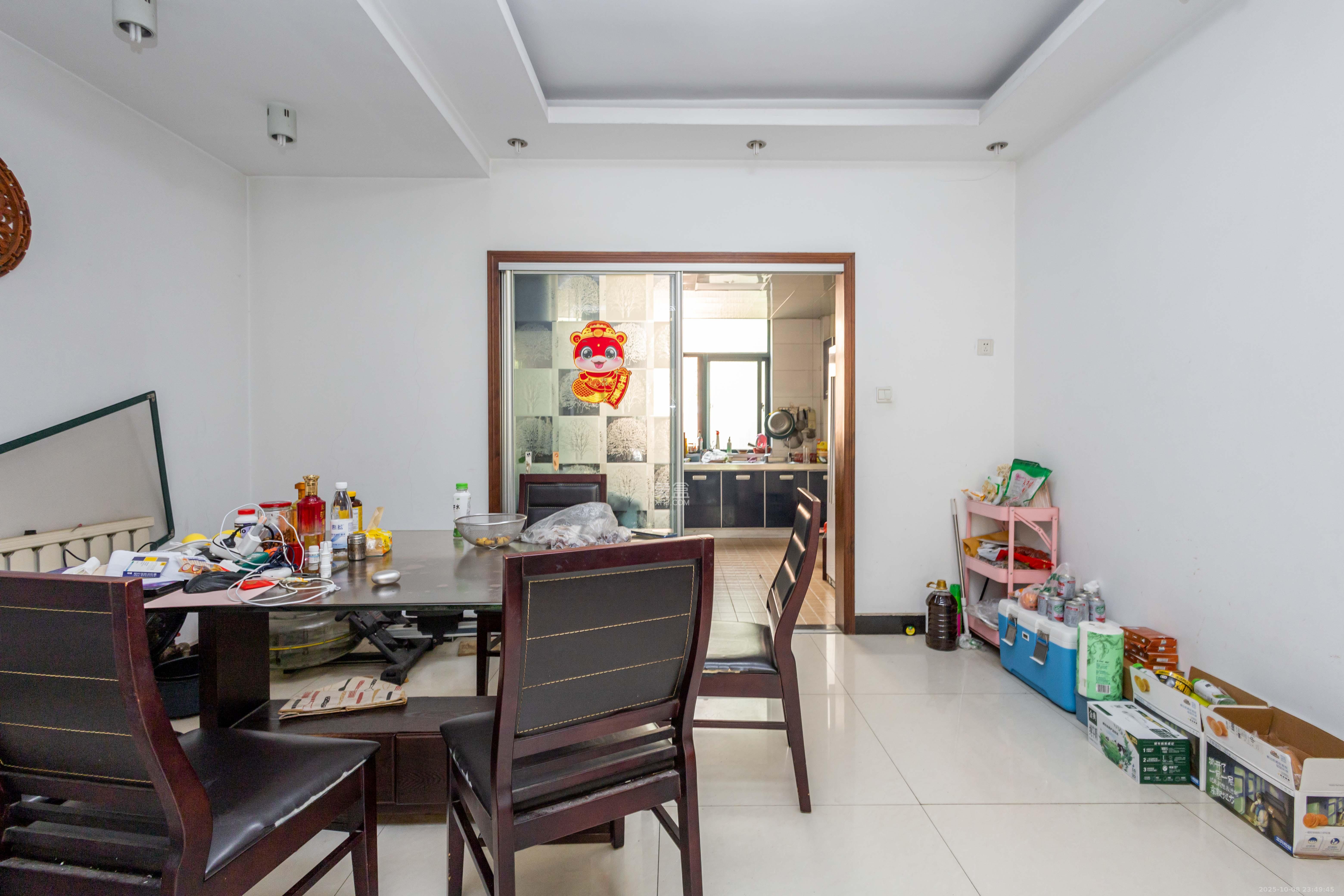 东业早安星城 4室2厅2卫 68.8万 东业早安星城 4室2厅2卫 68.8万客厅