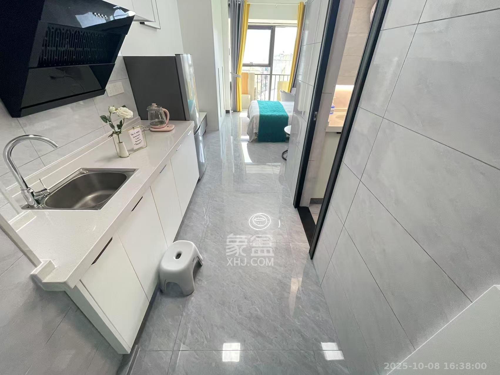 华润置地中心 1室1厅1卫 2000.0元/月 华润置地中心 1室1厅1卫 2000.0元/月室内图