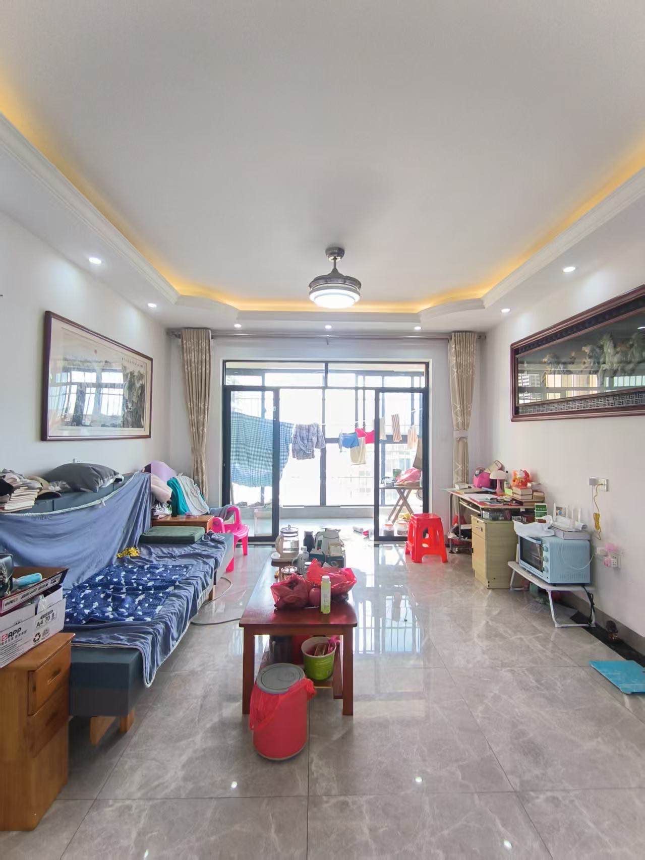 红城湖延长线(别名:滨江华庭) 3室2厅2卫 148.0万 红城湖延长线(别名:滨江华庭) 3室2厅2卫 148.0万客厅