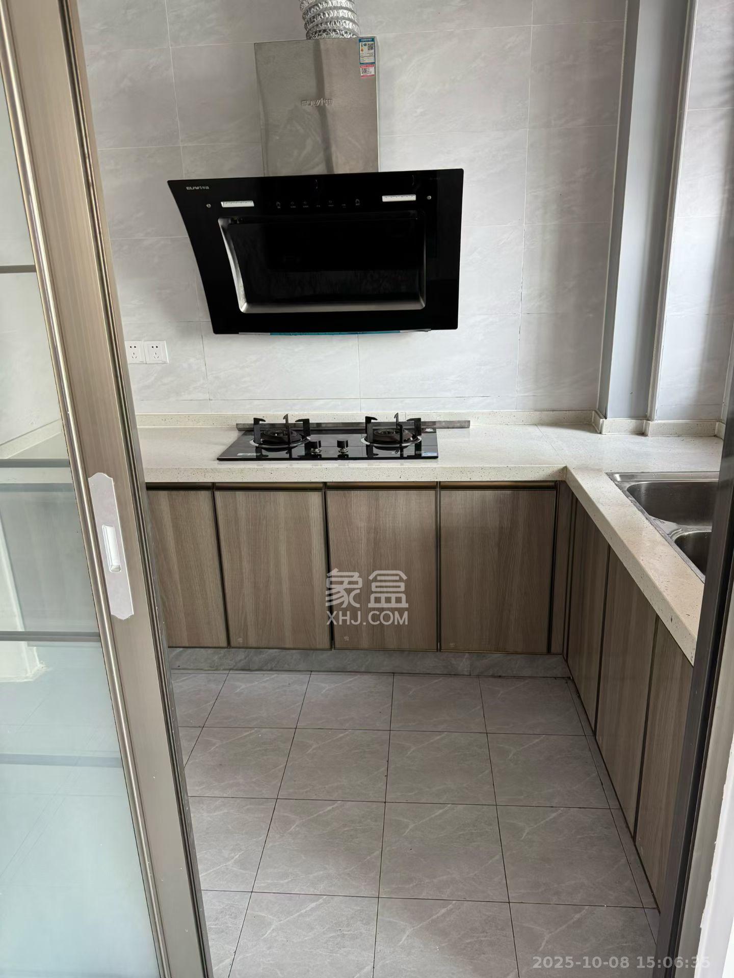 润和山水郡 4室2厅2卫 2200.0元/月 润和山水郡 4室2厅2卫 2200.0元/月室内图